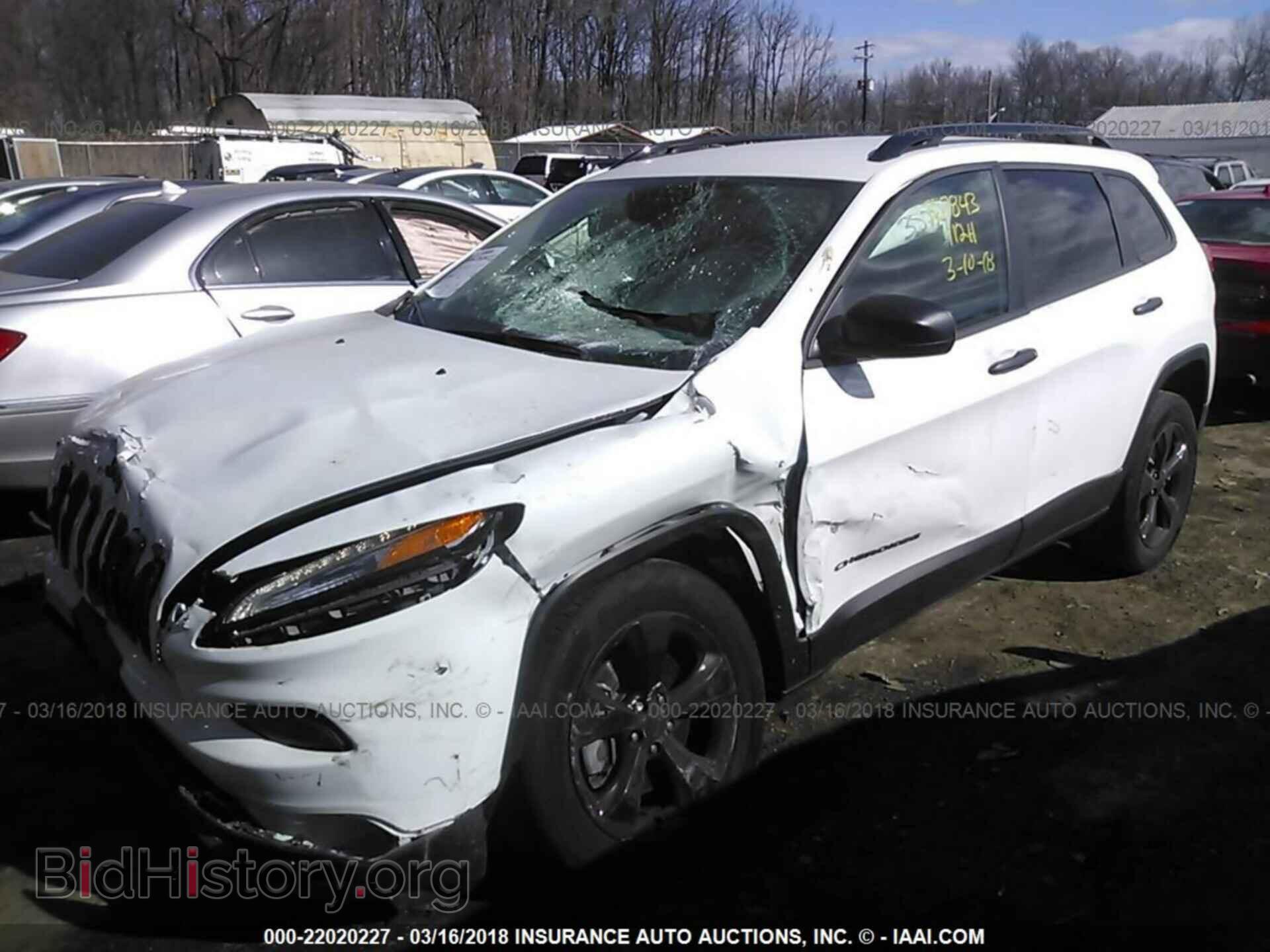 2017 Jeep Cherokee - VIN: 1C4PJMASXHW530455 - Фото 2