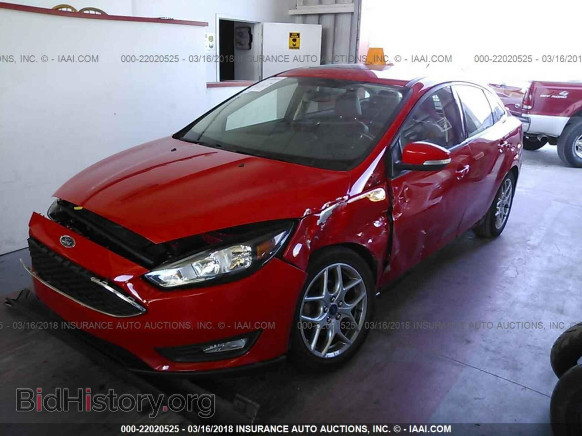 2015 Ford Focus - VIN: 1FADP3F23FL319932 - Photo 2