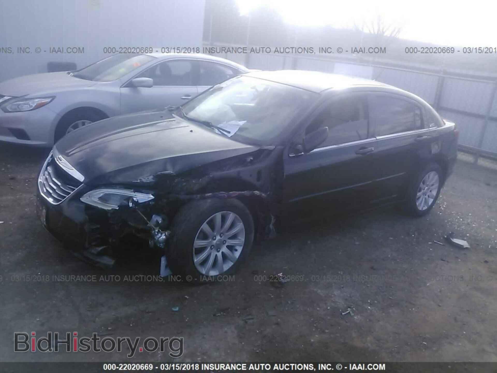 2014 Chrysler 200 - VIN: 1C3CCBBB4EN194996 - Photo 2