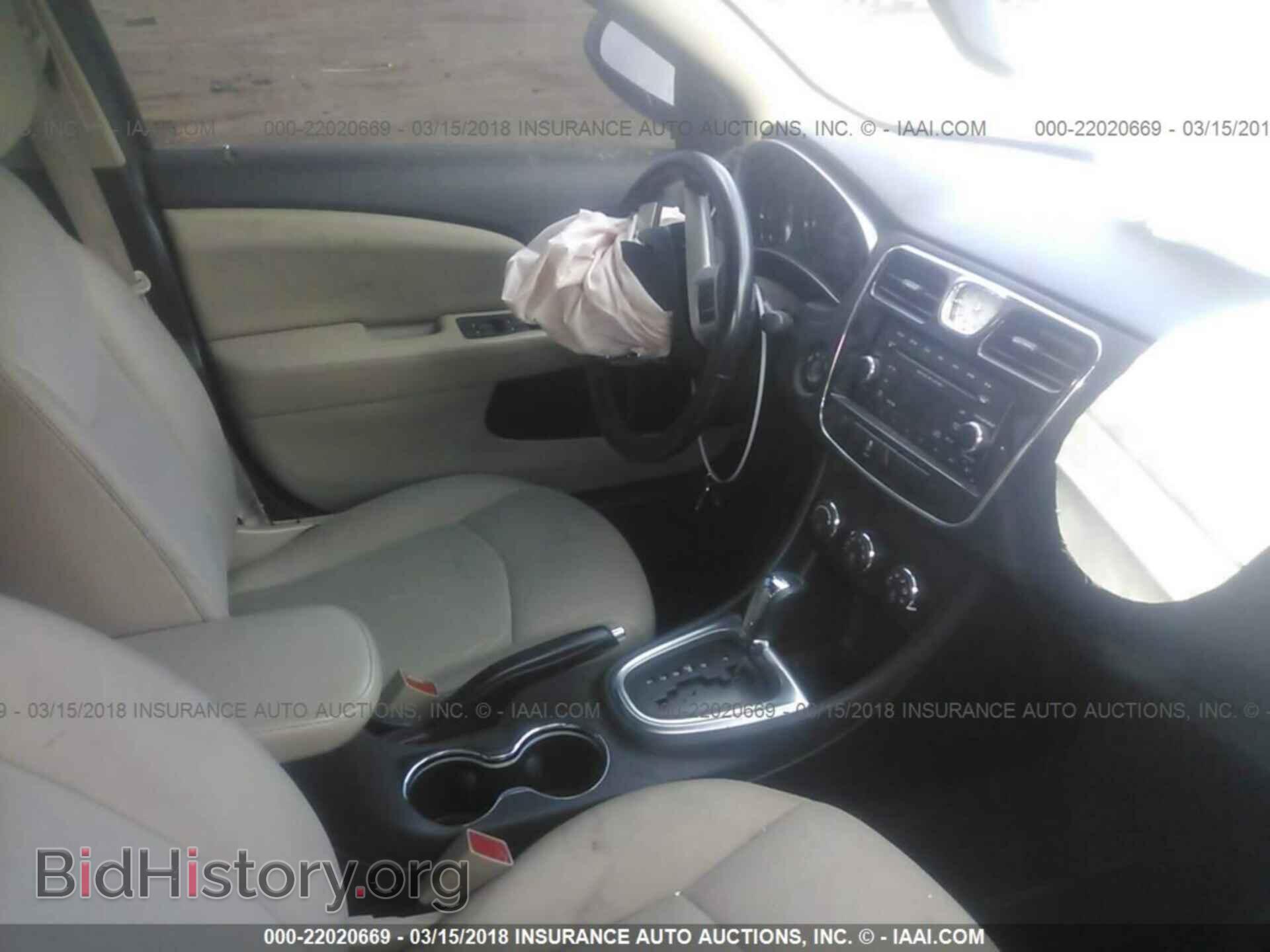 2014 Chrysler 200 - VIN: 1C3CCBBB4EN194996 - Photo 5