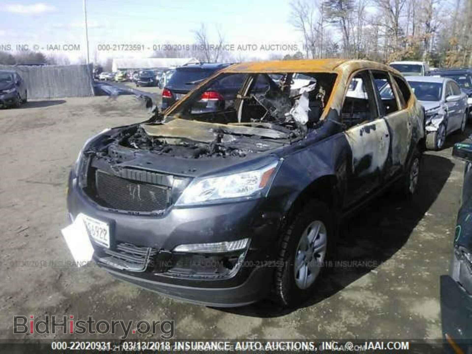 2014 Chevrolet Traverse - VIN: 1GNKRFED0EJ228179 - Фото 2