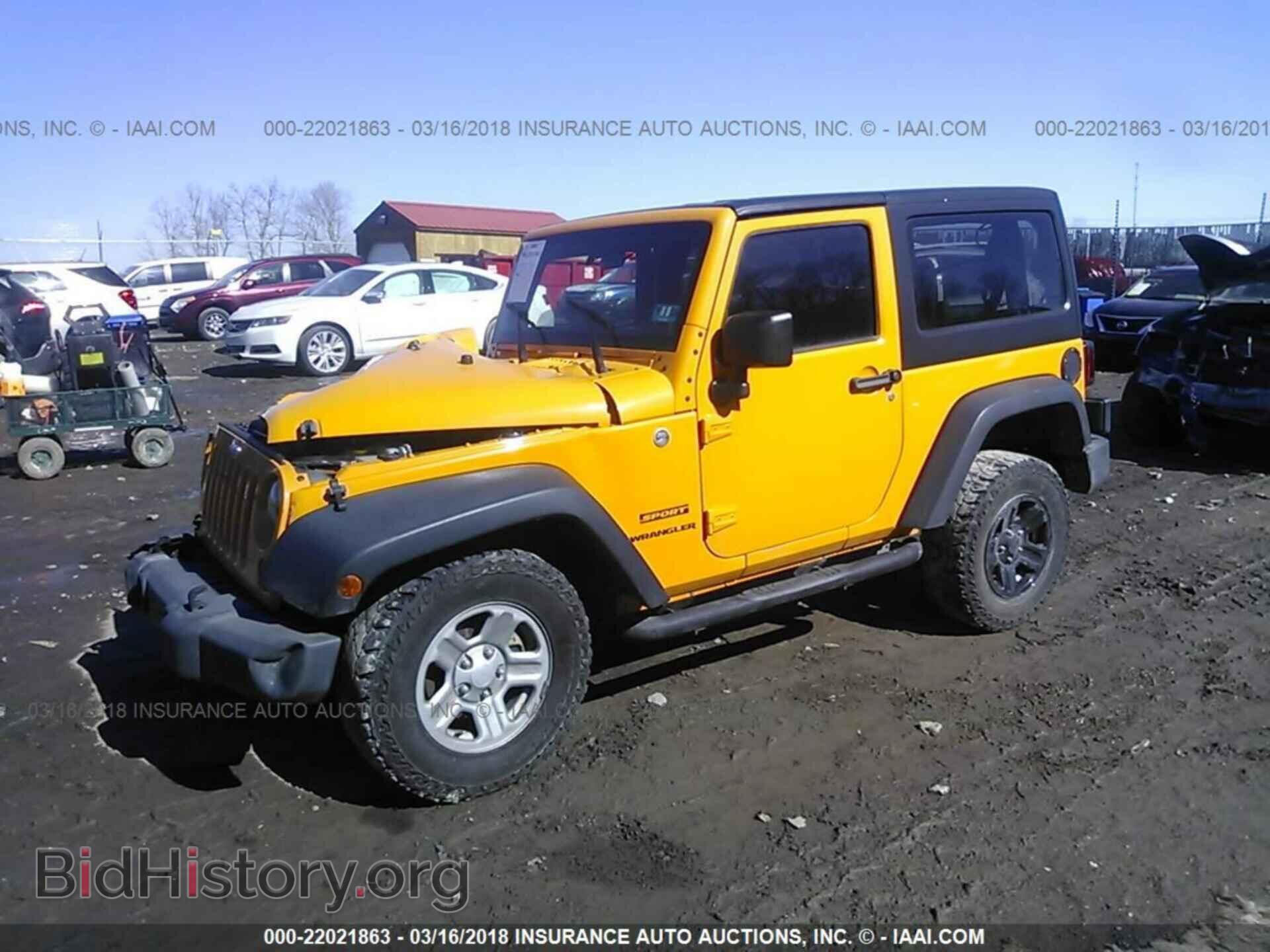 2012 Jeep Wrangler - VIN: 1C4AJWAG2CL269605 - Фото 2