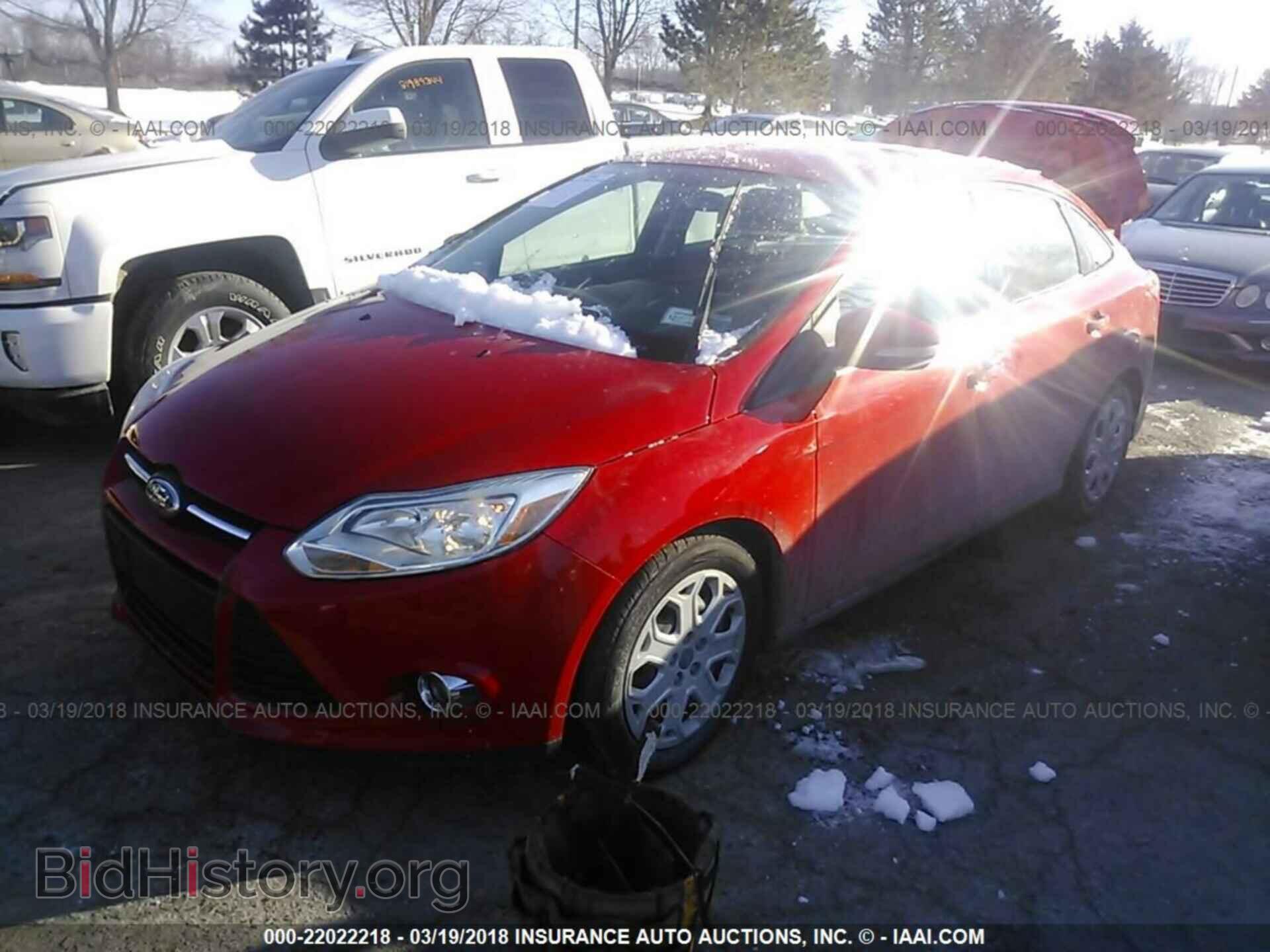 2012 Ford Focus - VIN: 1FAHP3F25CL137985 - Фото 2