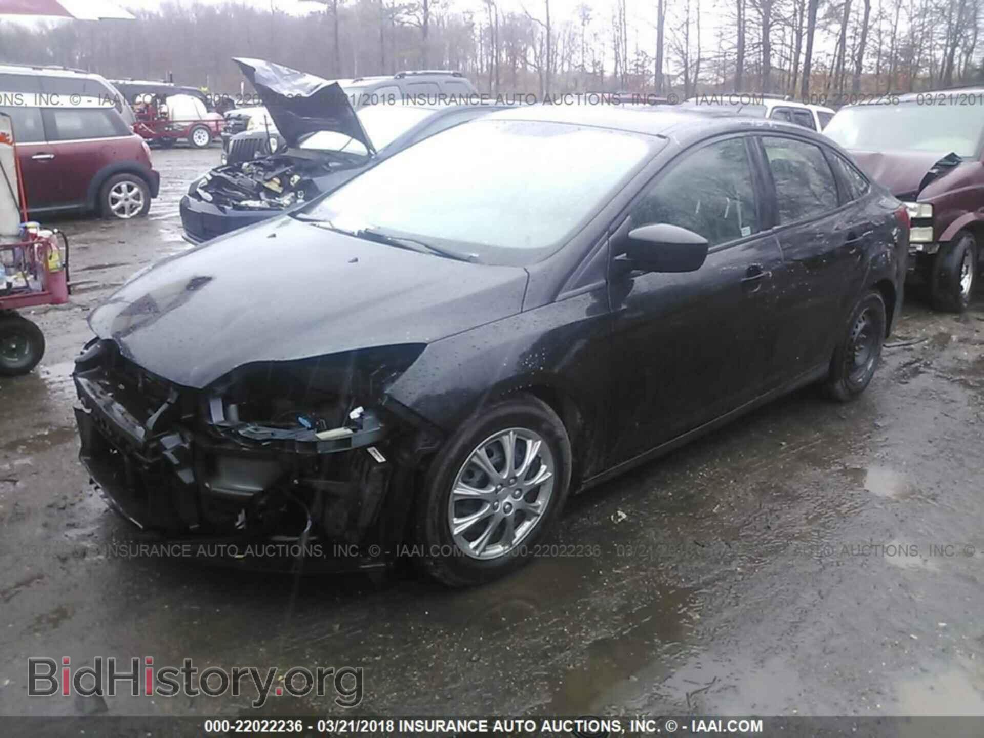 2012 Ford Focus - VIN: 1FAHP3E28CL298851 - Photo 2