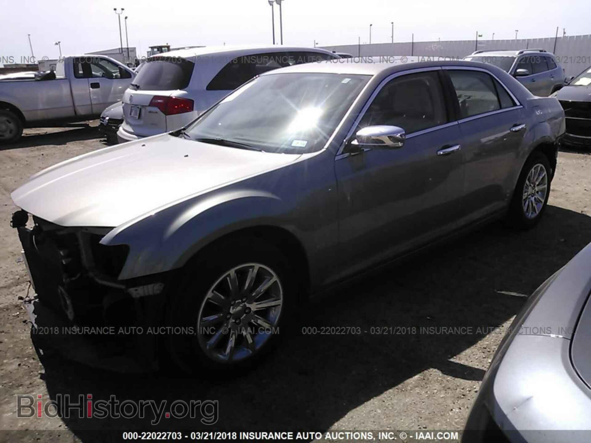2014 Chrysler 300c - VIN: 2C3CCAEG6EH281468 - Фото 2
