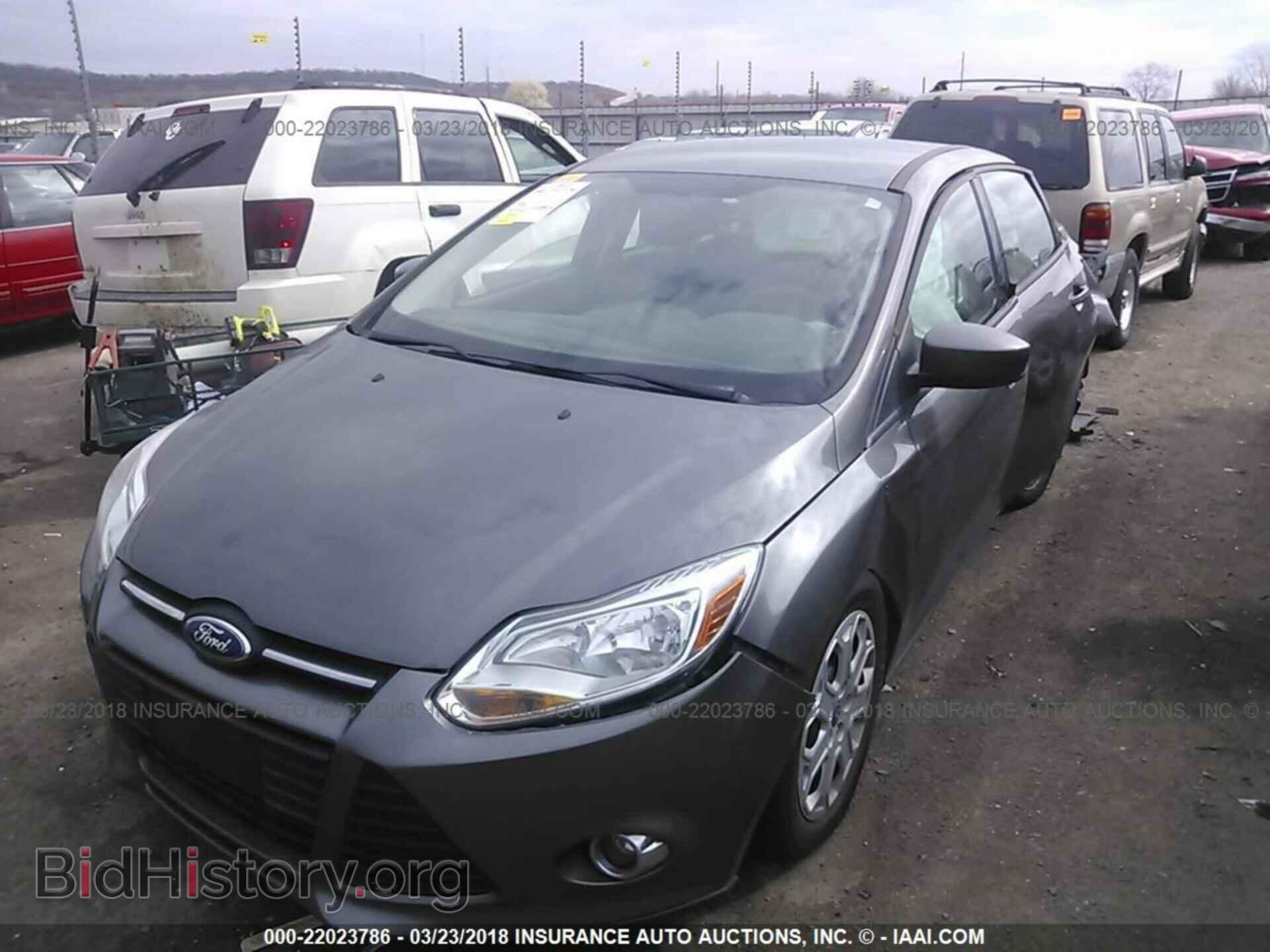 2012 Ford Focus - VIN: 1FAHP3F21CL211340 - Фото 2