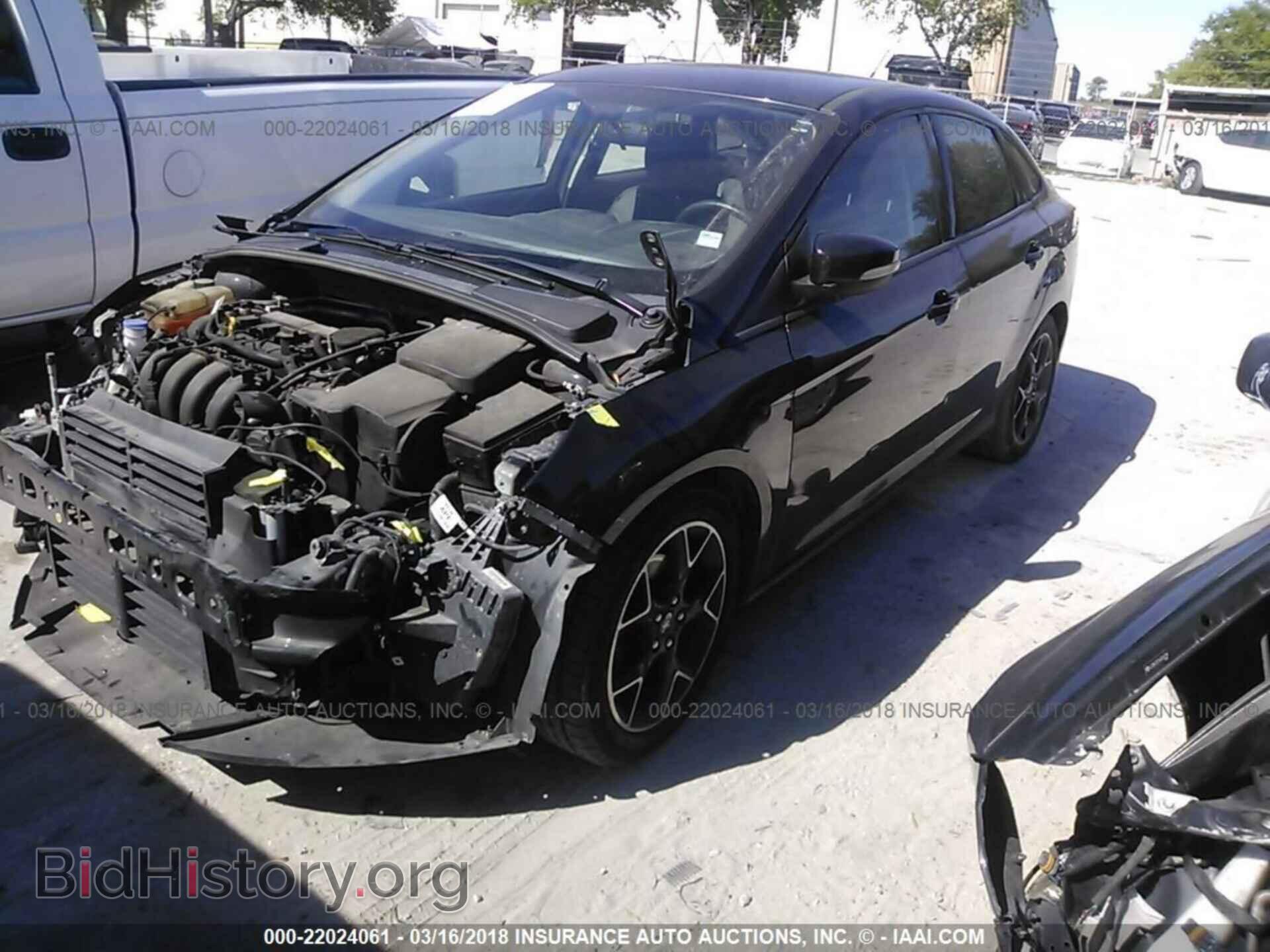 2013 Ford Focus - VIN: 1FADP3F22DL275290 - Photo 2