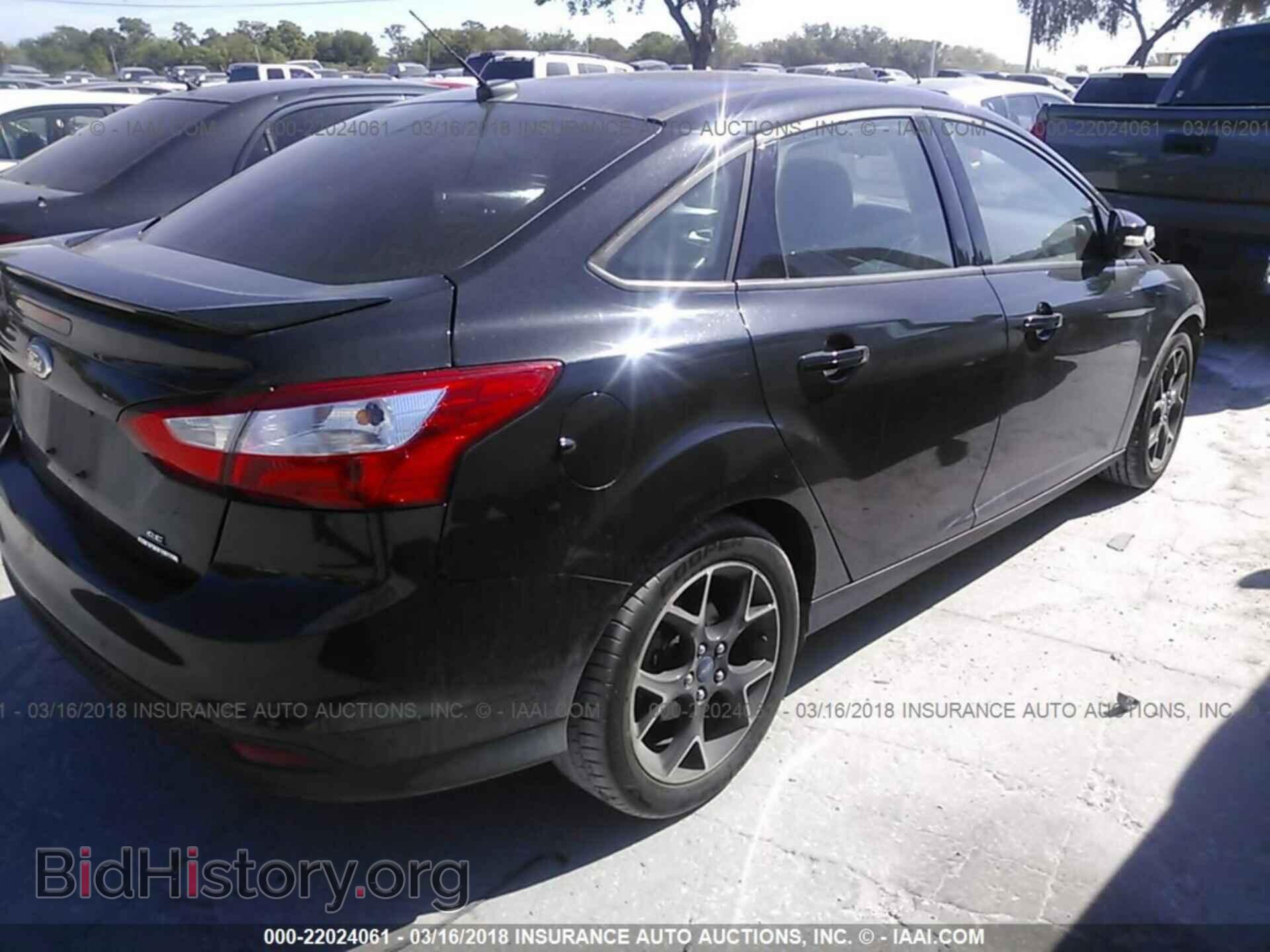 2013 Ford Focus - VIN: 1FADP3F22DL275290 - Photo 4