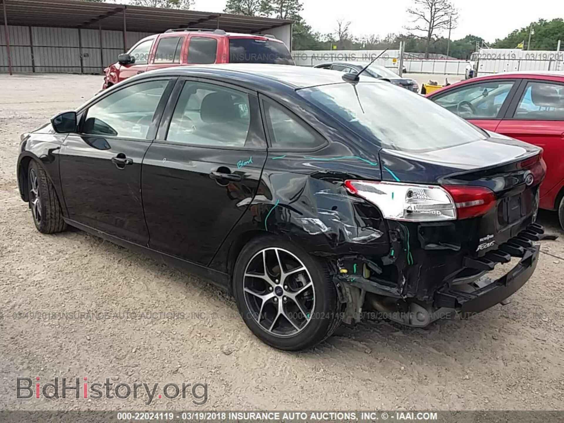 2017 Ford Focus - VIN: 1FADP3H23HL202030 - Photo 3