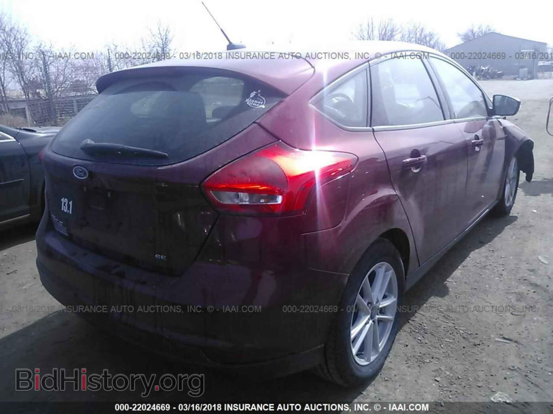 2017 Ford Focus - VIN: 1FADP3K25HL234969 - Photo 4