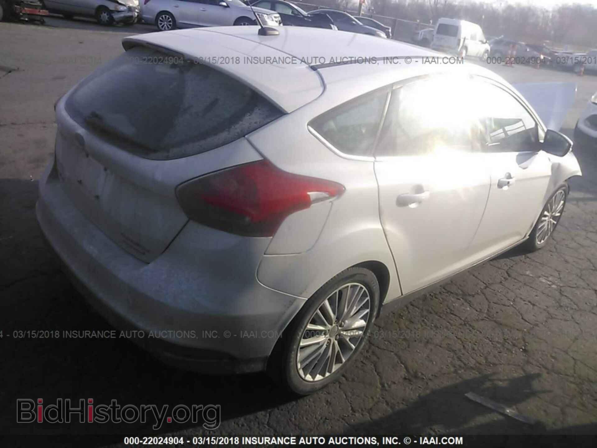 2015 Ford Focus - VIN: 1FADP3N25FL219901 - Photo 4