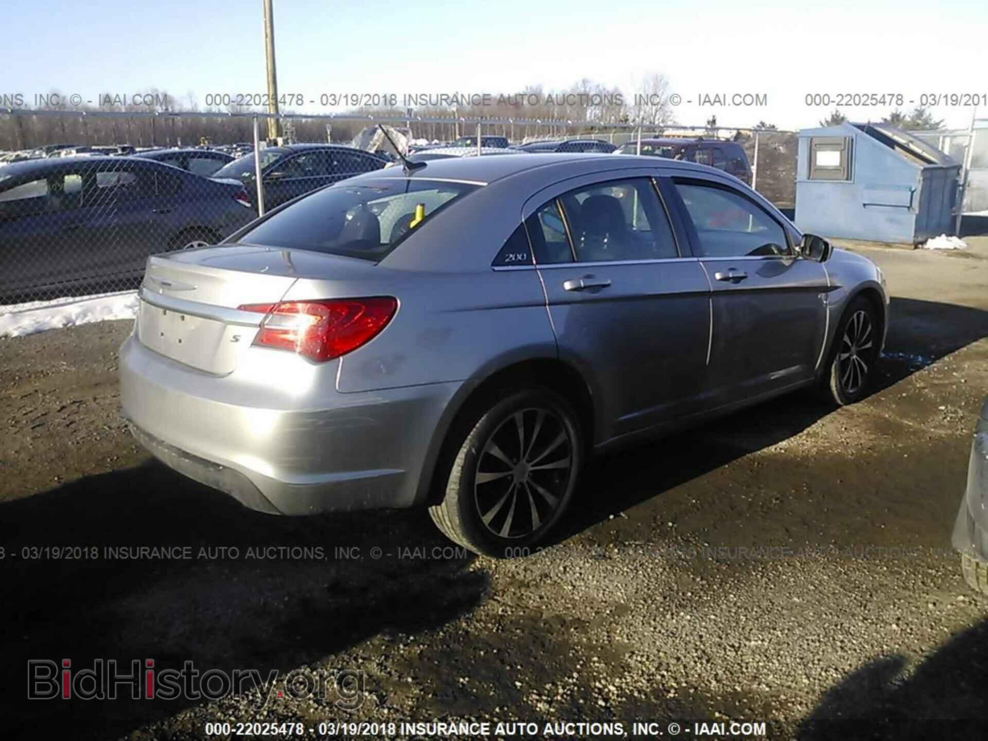 2013 Chrysler 200 - VIN: 1C3CCBBB8DN729245 - Фото 4
