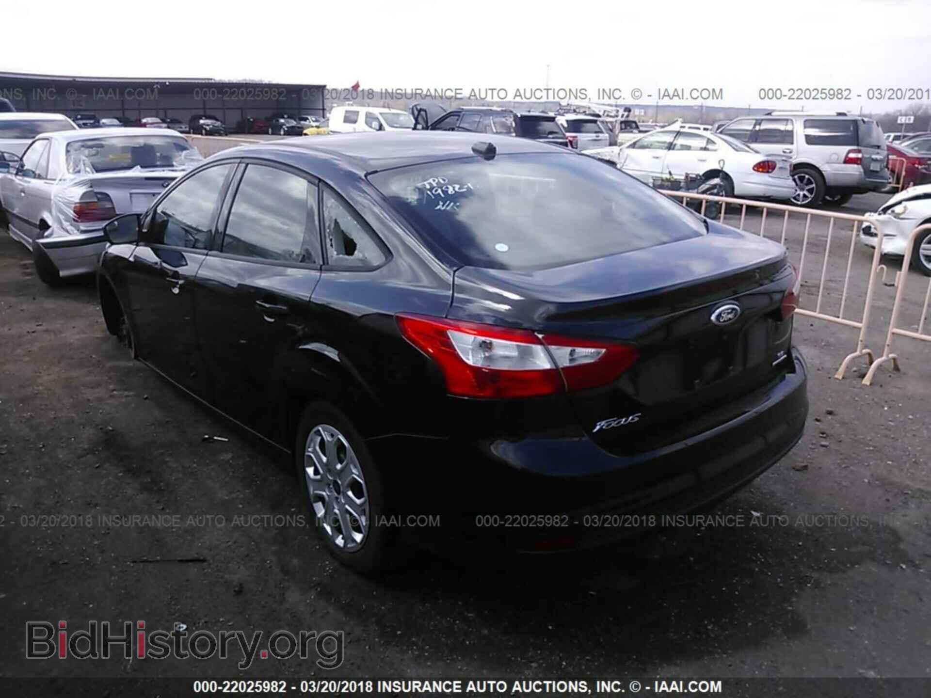 2012 Ford Focus - VIN: 1FAHP3F21CL402966 - Фото 3