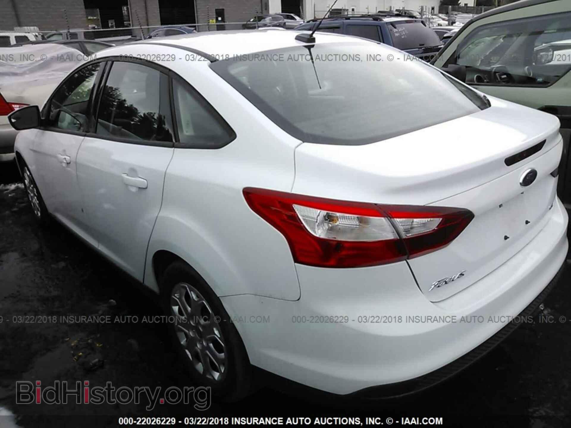 2012 Ford Focus - VIN: 1FAHP3F27CL187254 - Photo 3