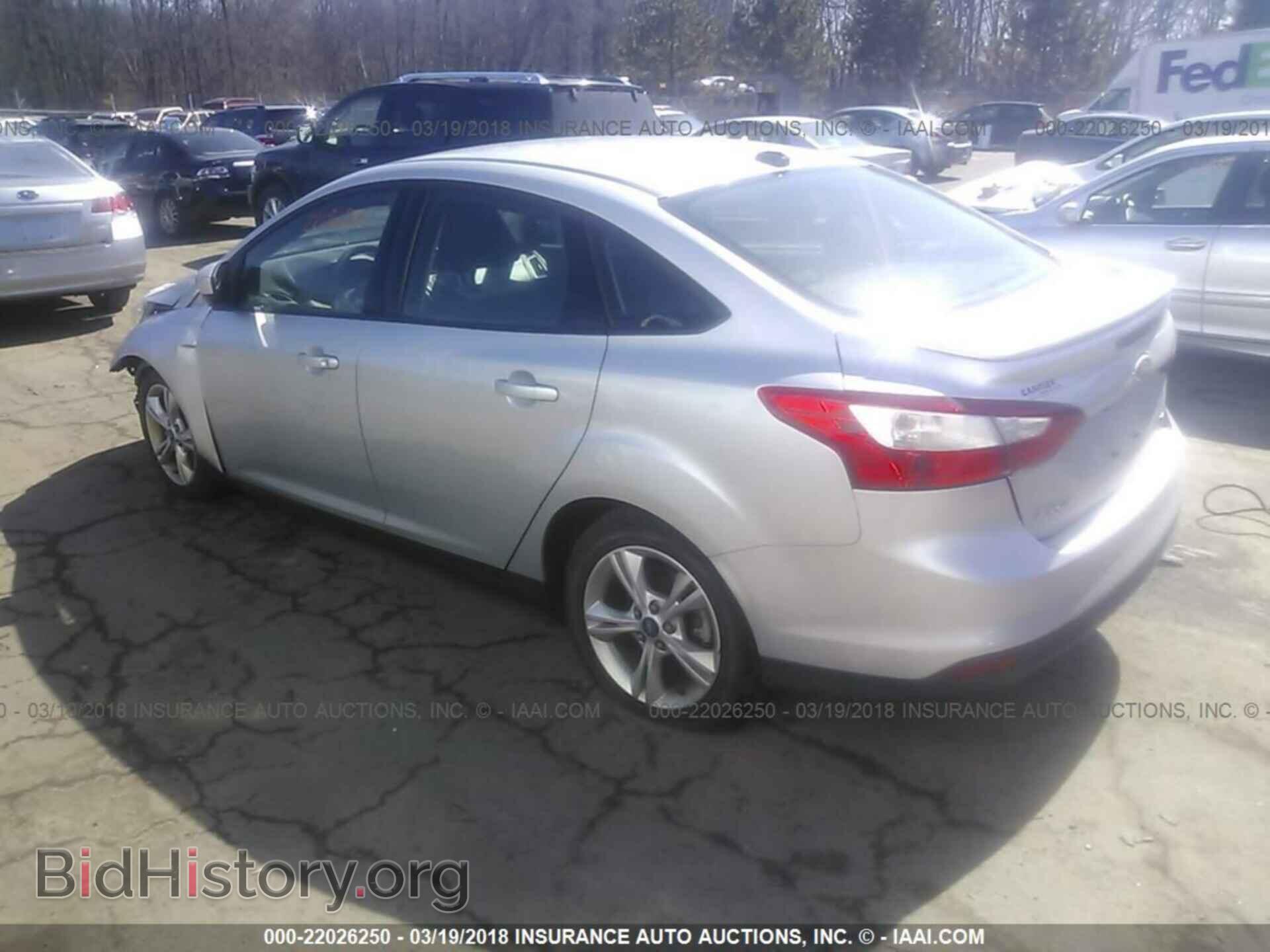 2012 Ford Focus - VIN: 1FAHP3F20CL425896 - Photo 3