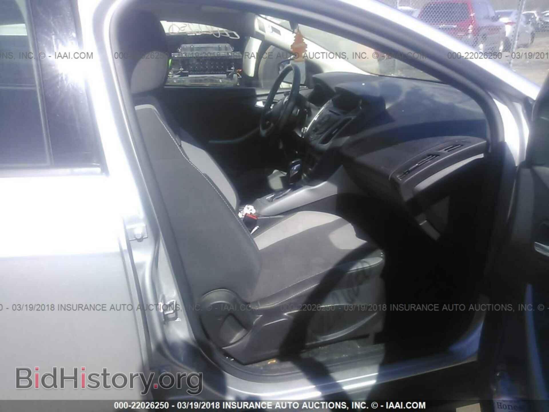 2012 Ford Focus - VIN: 1FAHP3F20CL425896 - Photo 5