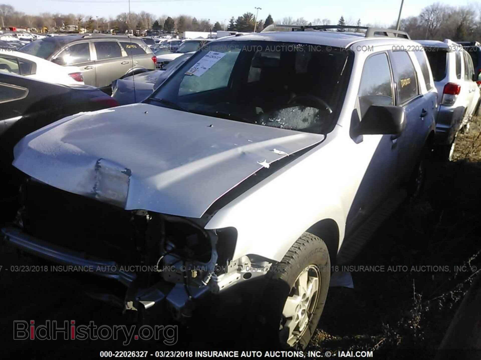 2011 Ford Escape - VIN: 1FMCU0D73BKB35954 - Фото 2