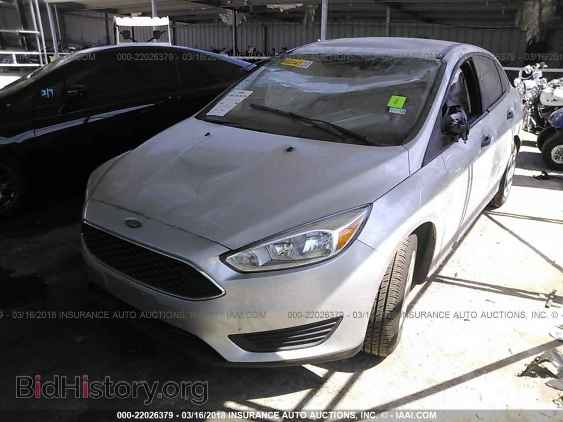 2017 Ford Focus - VIN: 1FADP3E20HL347384 - Photo 2
