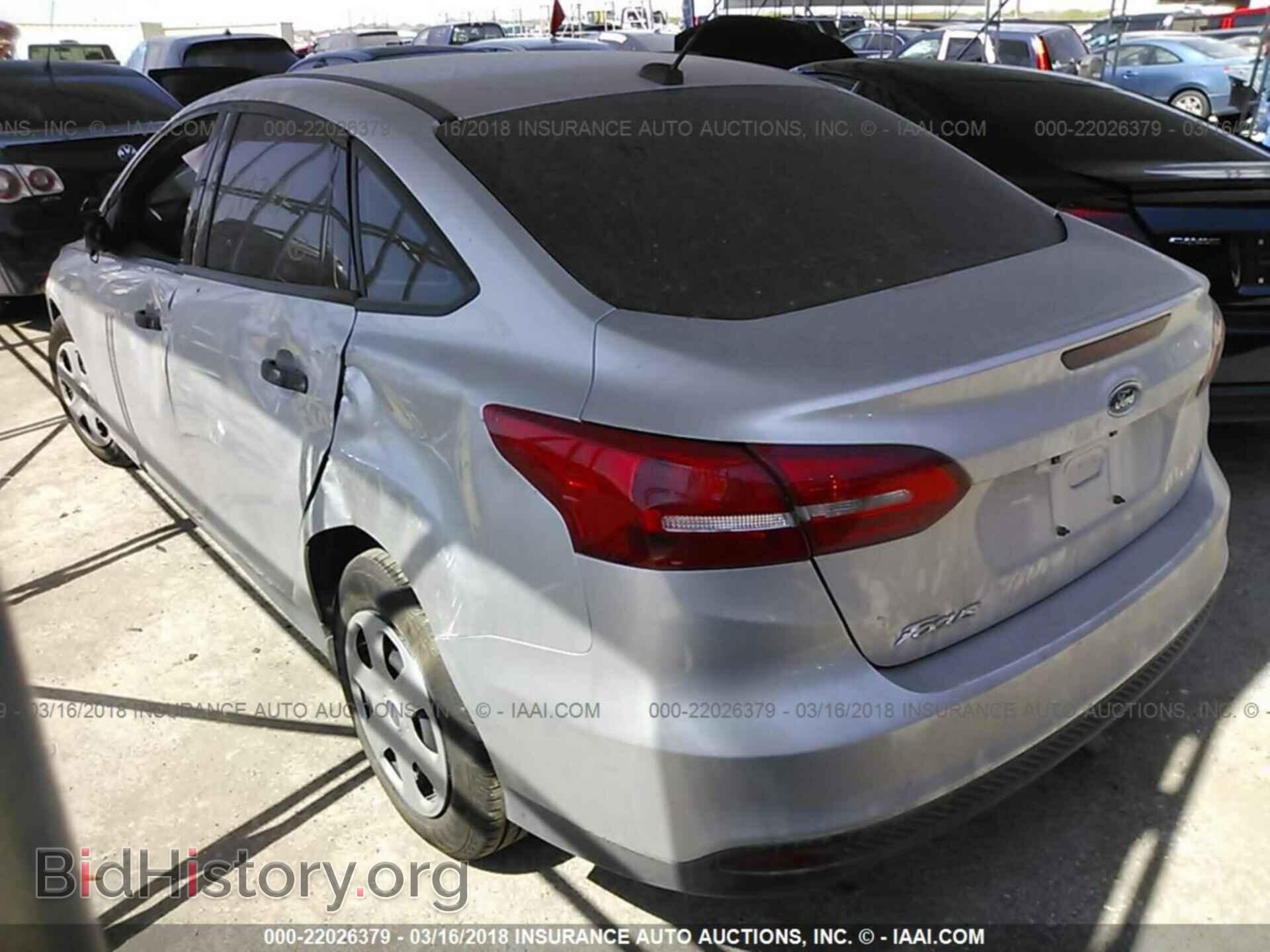 2017 Ford Focus - VIN: 1FADP3E20HL347384 - Photo 3