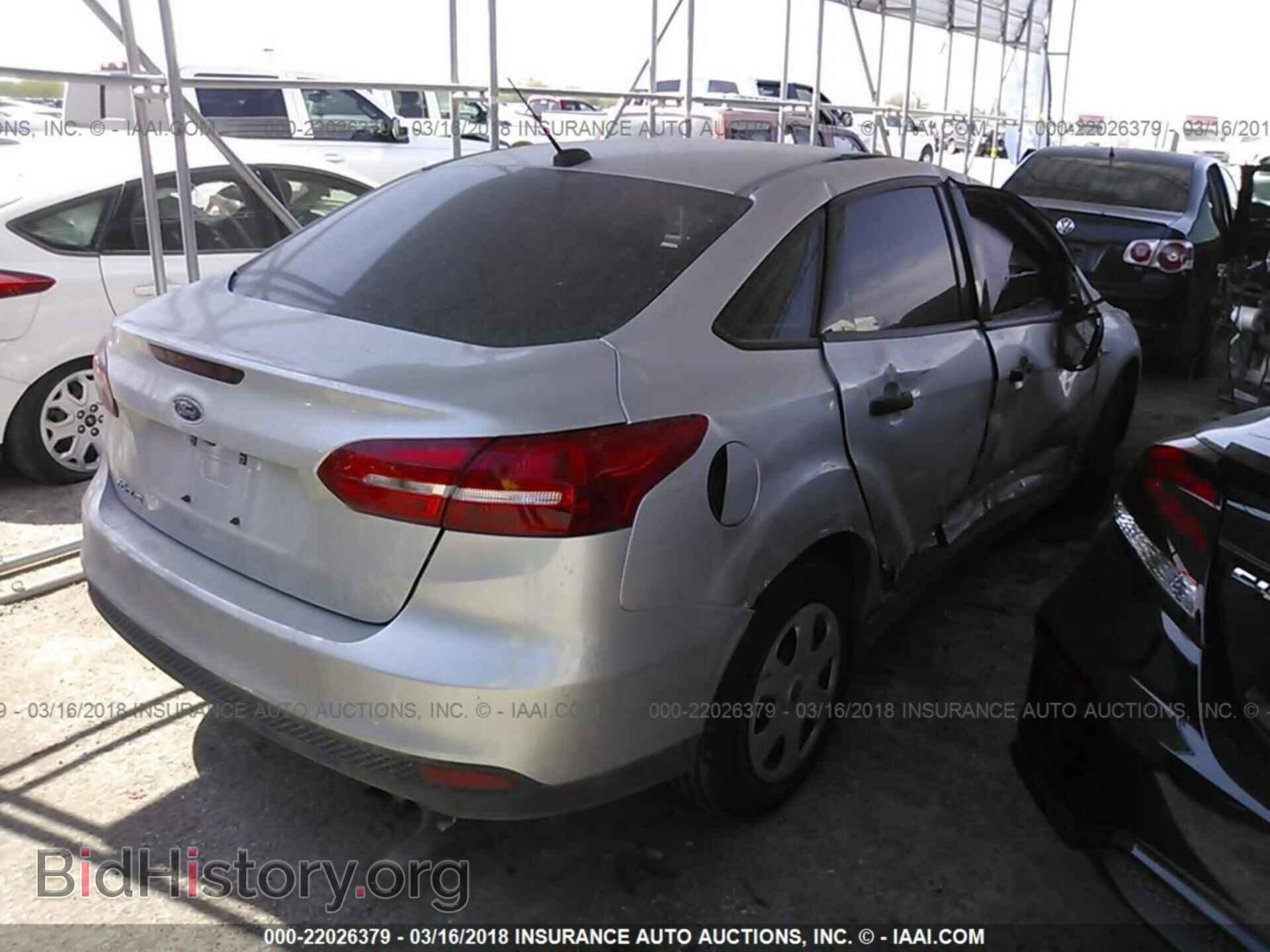 2017 Ford Focus - VIN: 1FADP3E20HL347384 - Photo 4