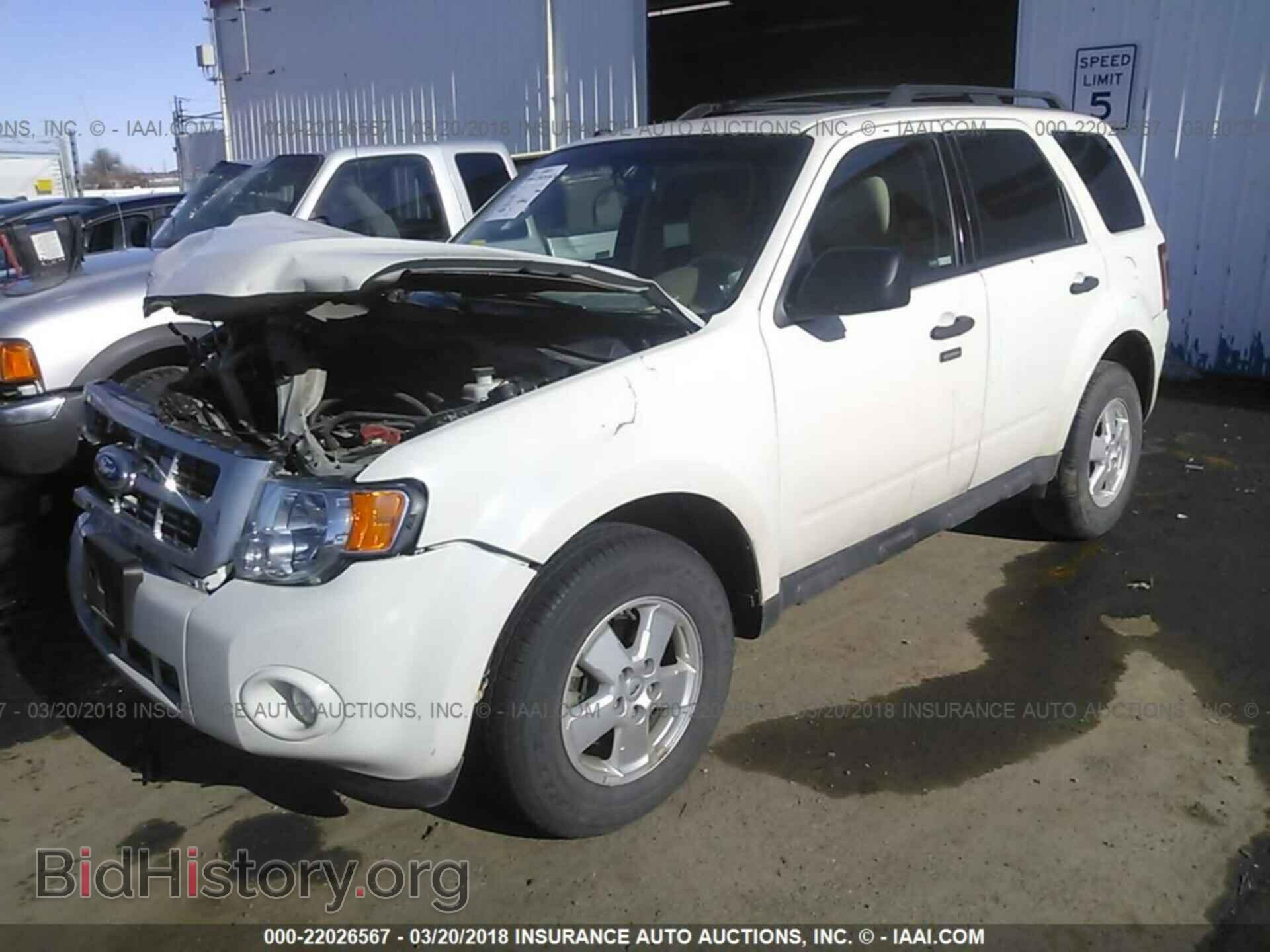 2011 Ford Escape - VIN: 1FMCU9D78BKB35209 - Фото 2
