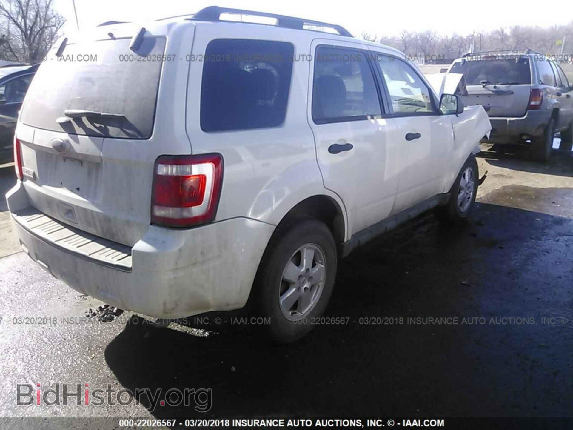 2011 Ford Escape - VIN: 1FMCU9D78BKB35209 - Фото 4