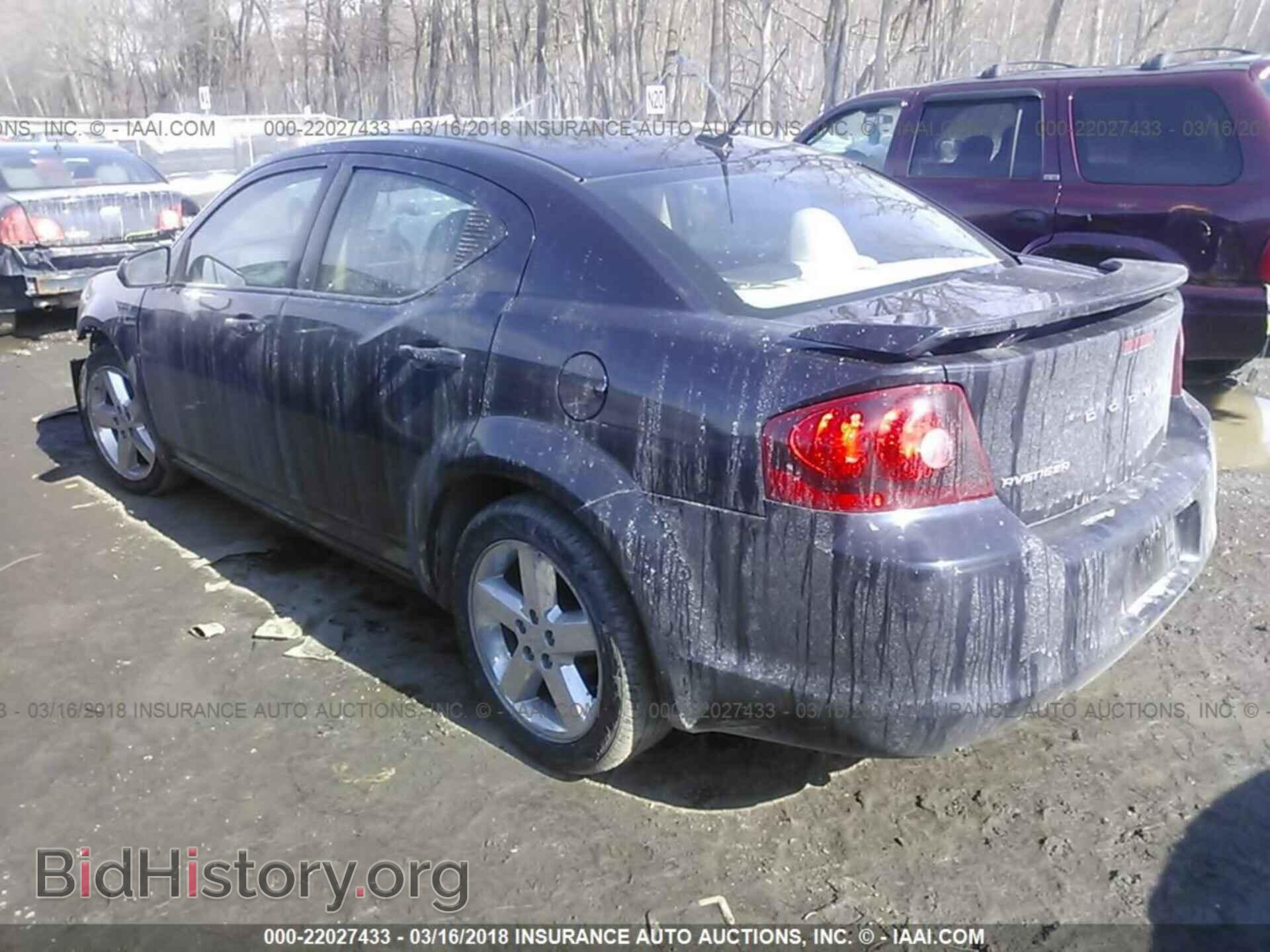 2011 Dodge Avenger - VIN: 1B3BD2FG0BN507047 - Photo 3