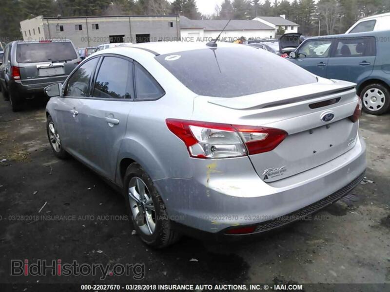 2012 Ford FOCUS (VIN 1FAHP3F2XCL452300) — photo 3 of 10