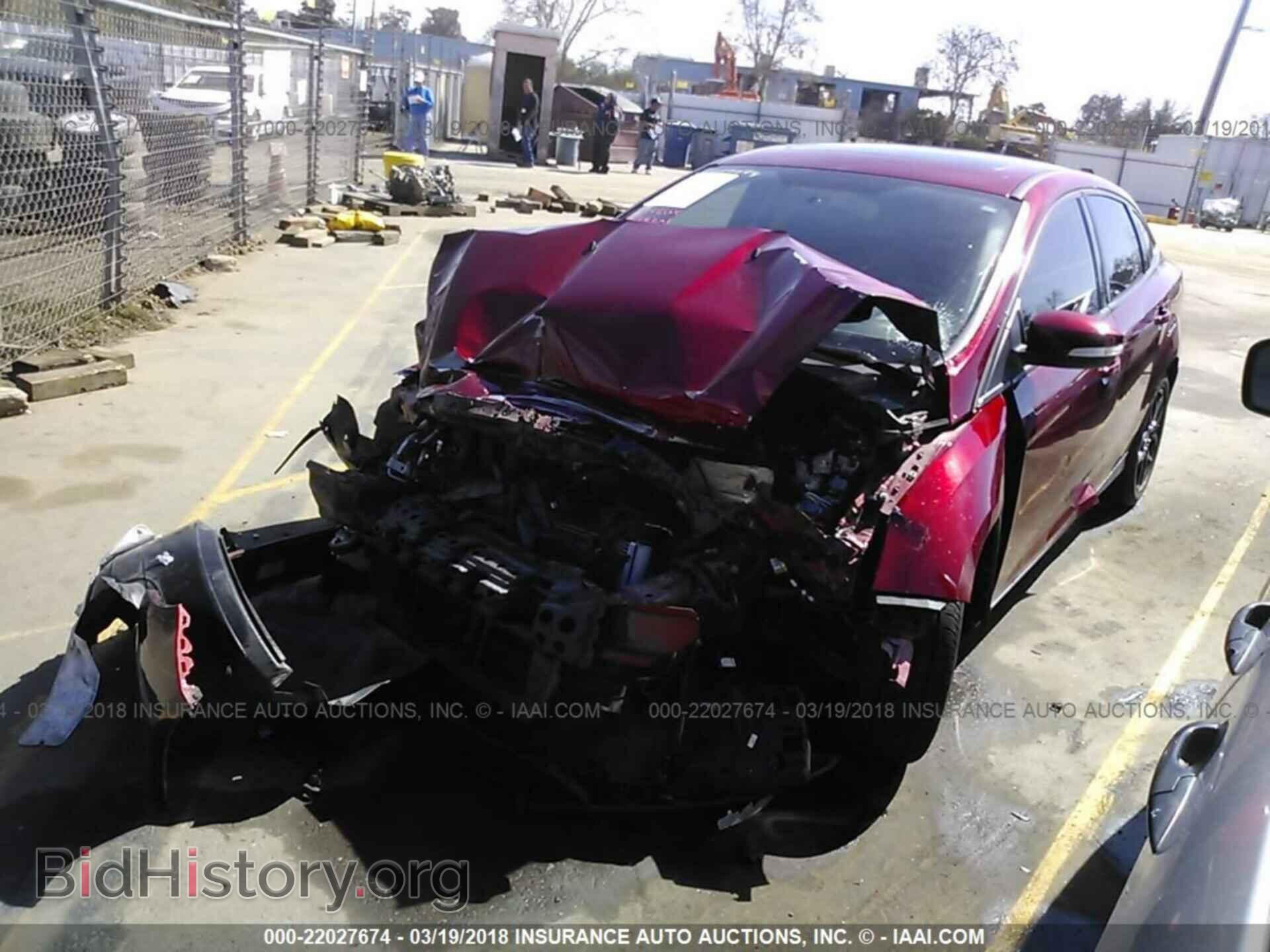 2016 Ford Focus - VIN: 1FADP3F28GL247093 - Фото 2