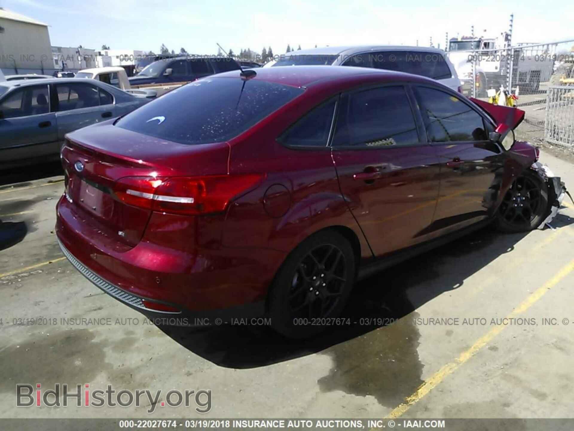 2016 Ford Focus - VIN: 1FADP3F28GL247093 - Фото 4
