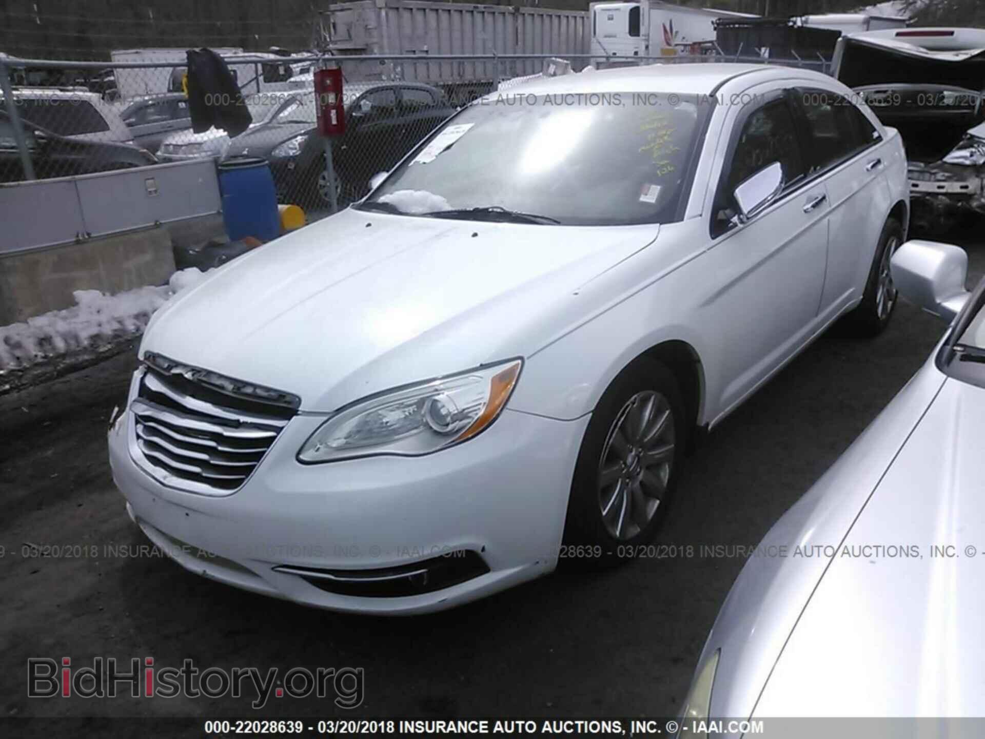 2013 Chrysler 200 - VIN: 1C3CCBCG7DN527135 - Фото 2