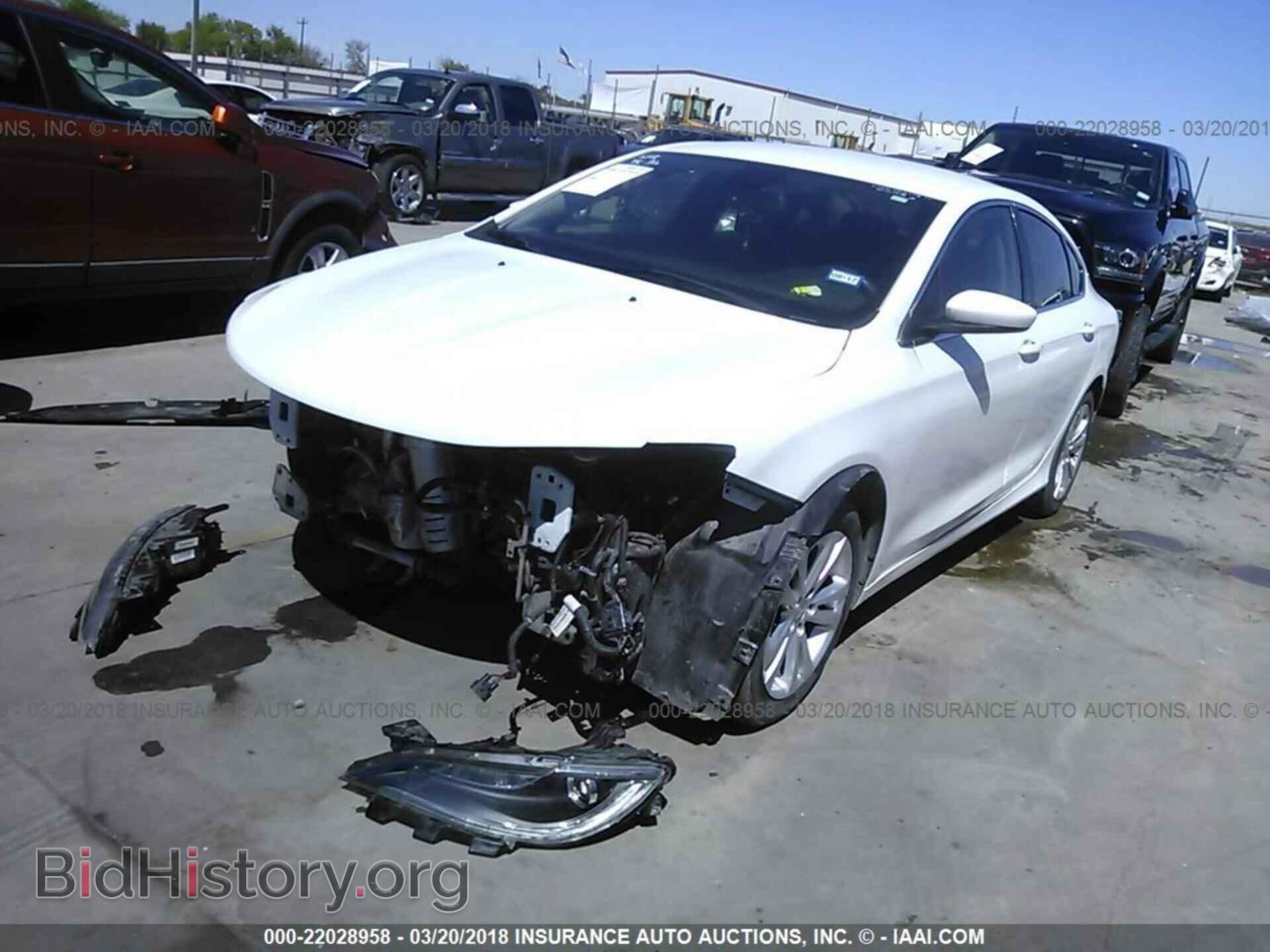 2015 Chrysler 200 - VIN: 1C3CCCAB6FN628327 - Photo 2