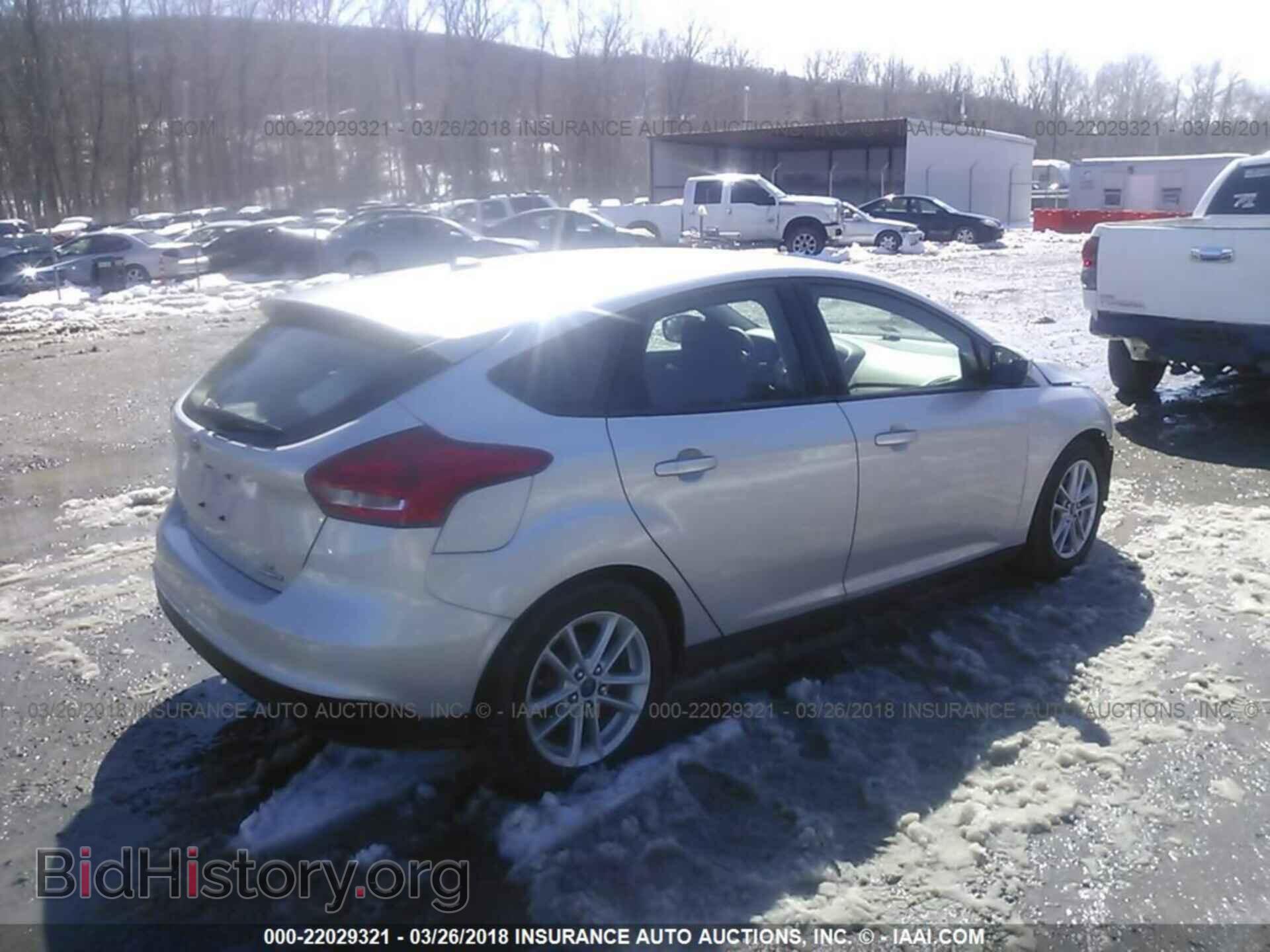 2015 Ford Focus - VIN: 1FADP3K26FL223721 - Photo 4