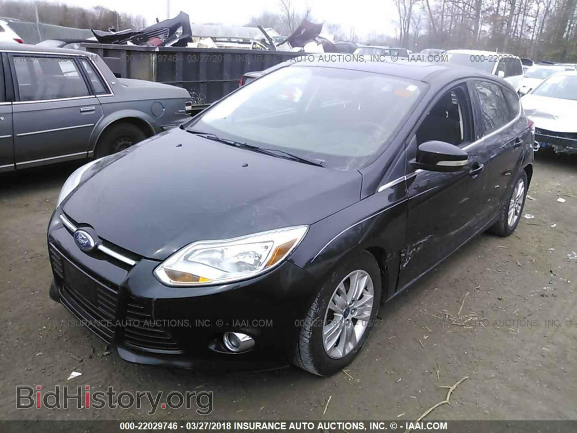 2012 Ford Focus - VIN: 1FAHP3M22CL124663 - Photo 2