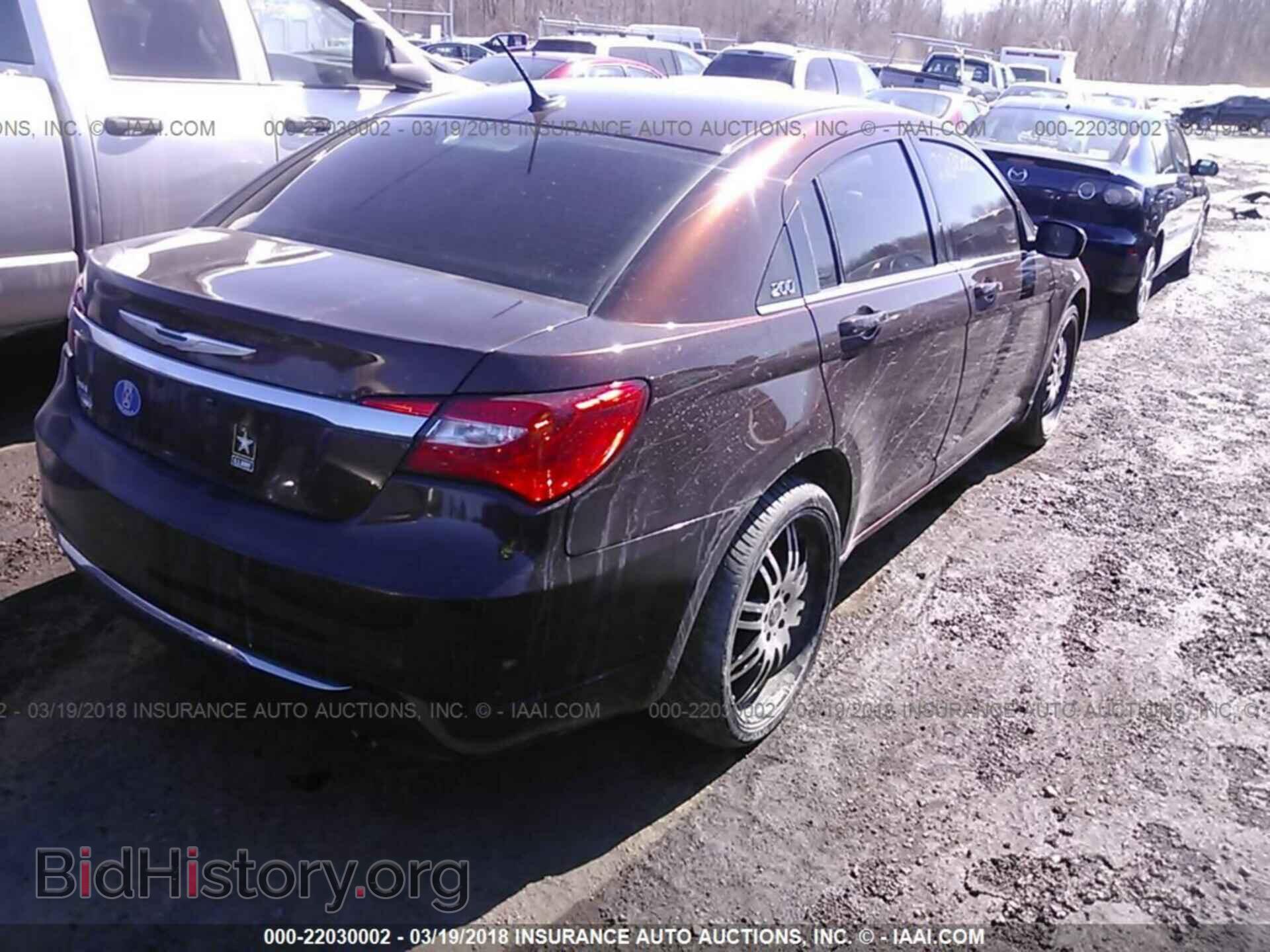 2013 Chrysler 200 - VIN: 1C3CCBBB3DN765733 - Photo 4