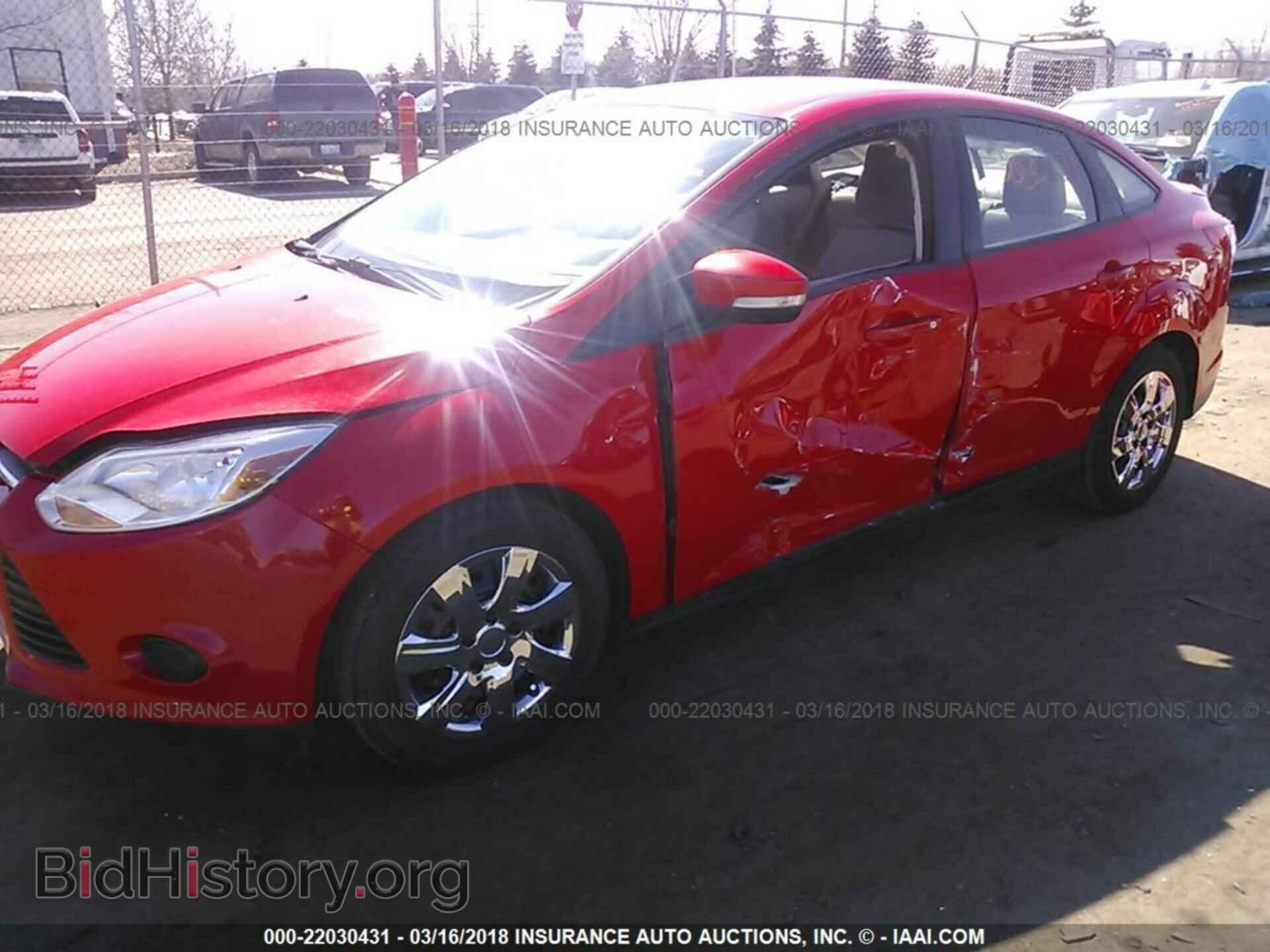 2013 Ford Focus - VIN: 1FADP3F20DL353842 - Фото 2