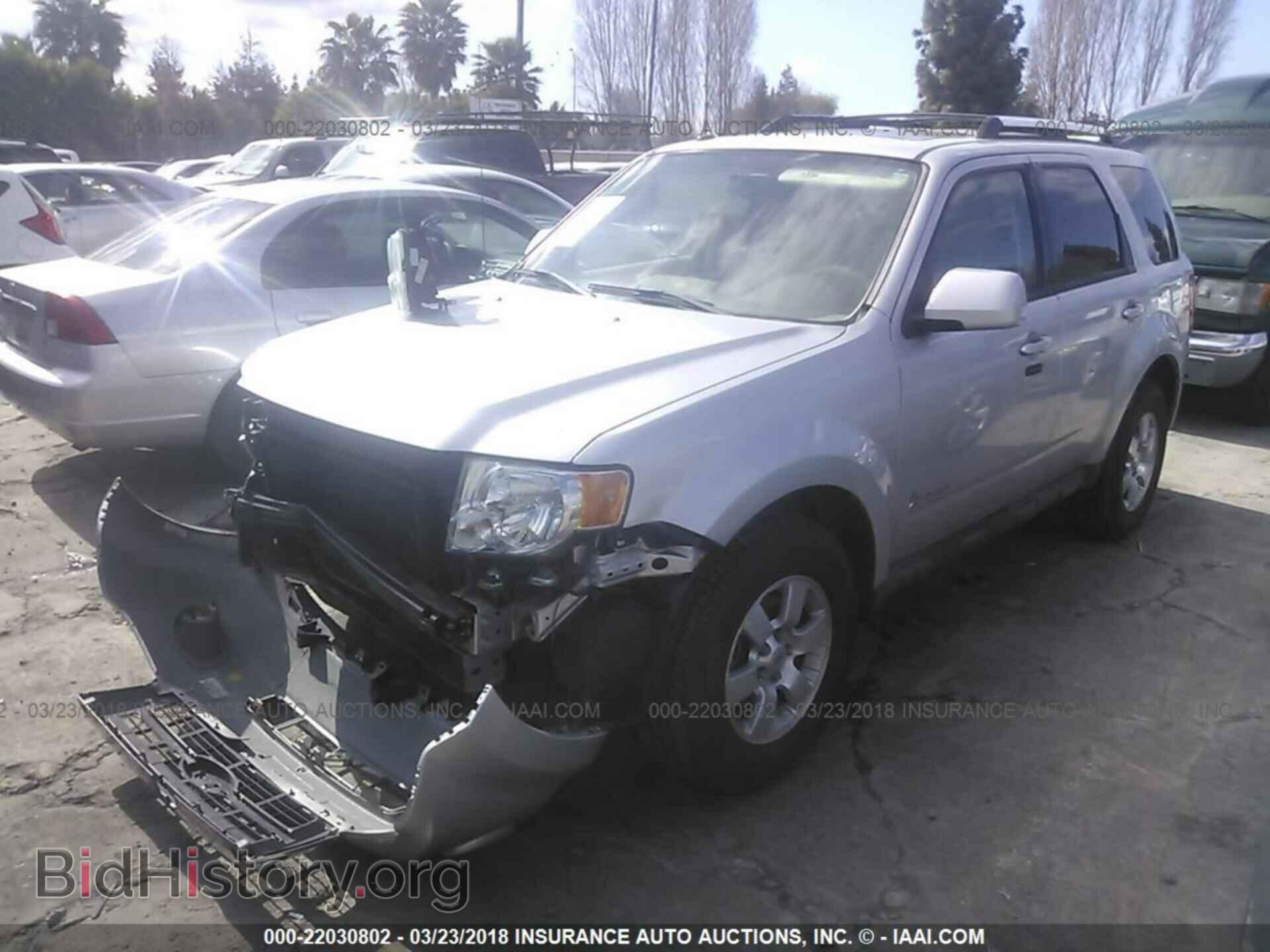 2011 Ford Escape - VIN: 1FMCU5K36BKA18611 - Фото 2