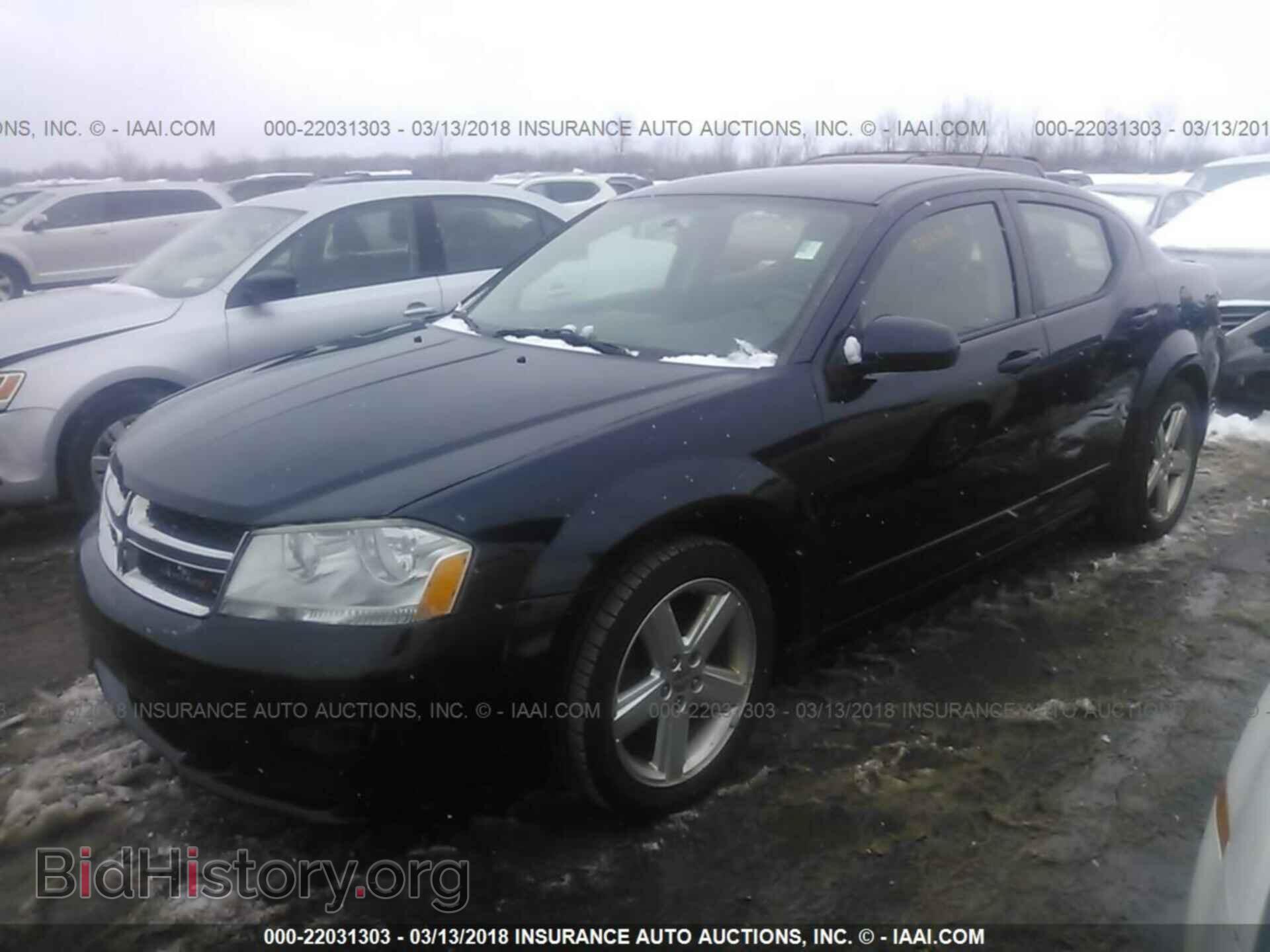 2011 Dodge Avenger - VIN: 1B3BD1FB4BN556718 - Фото 2