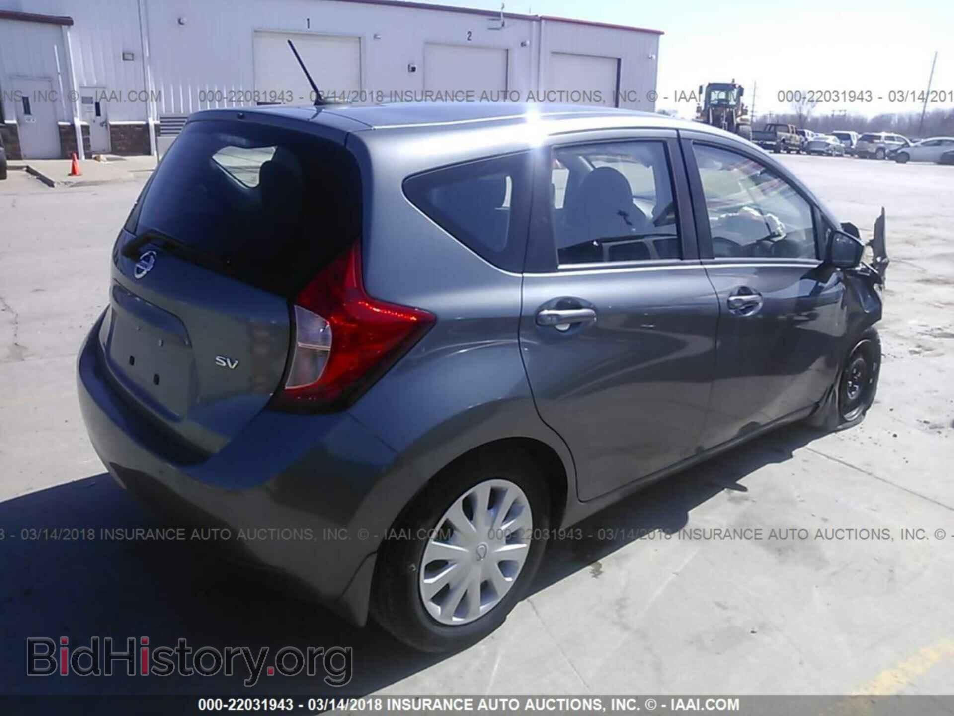 2016 Nissan Versa note - VIN: 3N1CE2CP2GL410141 - Photo 4