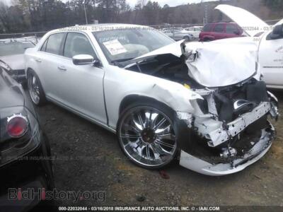 2015 Chrysler 300C, белый — VIN 2C3CCAEG5FH755606, IAAI