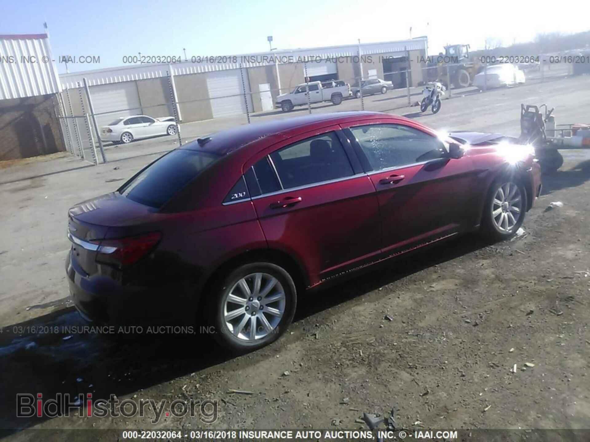 2013 Chrysler 200 - VIN: 1C3CCBBG8DN527467 - Photo 4