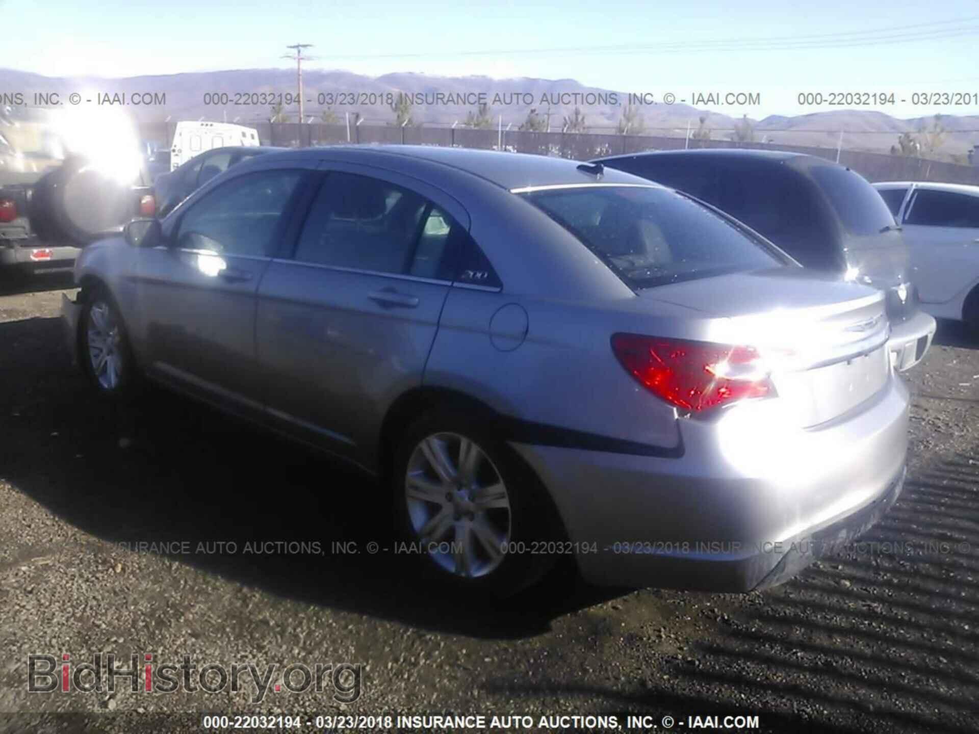 2013 Chrysler 200 - VIN: 1C3CCBAB9DN671941 - Фото 3