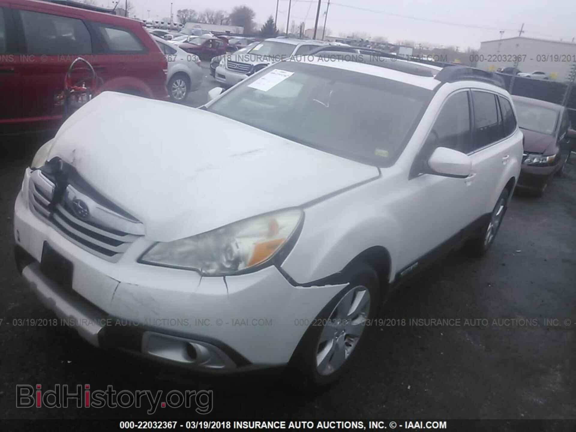 2011 Subaru Outback - VIN: 4S4BRCKC4B3367990 - Фото 2
