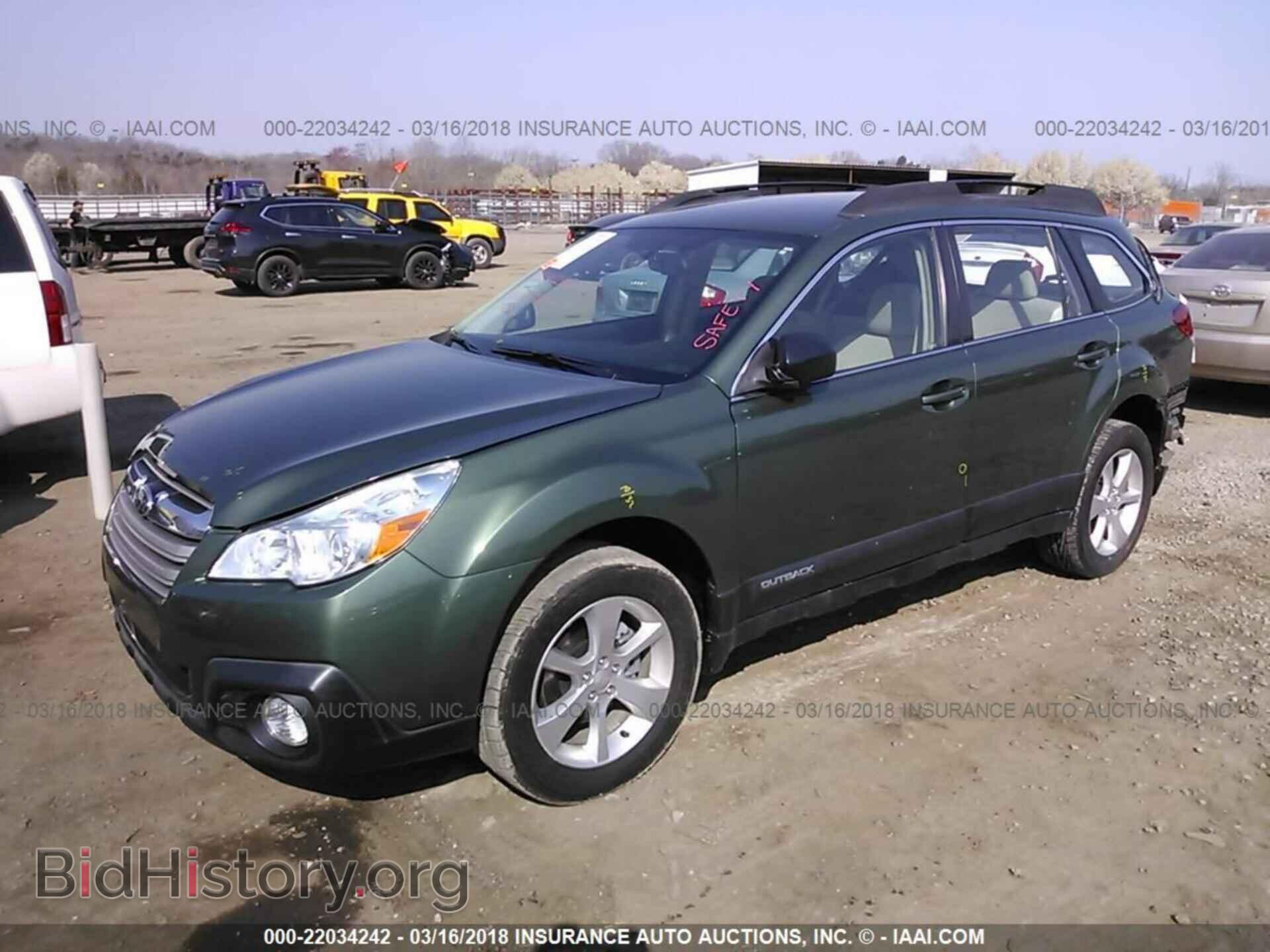 2014 Subaru Outback - VIN: 4S4BRBAC7E3224550 - Фото 2