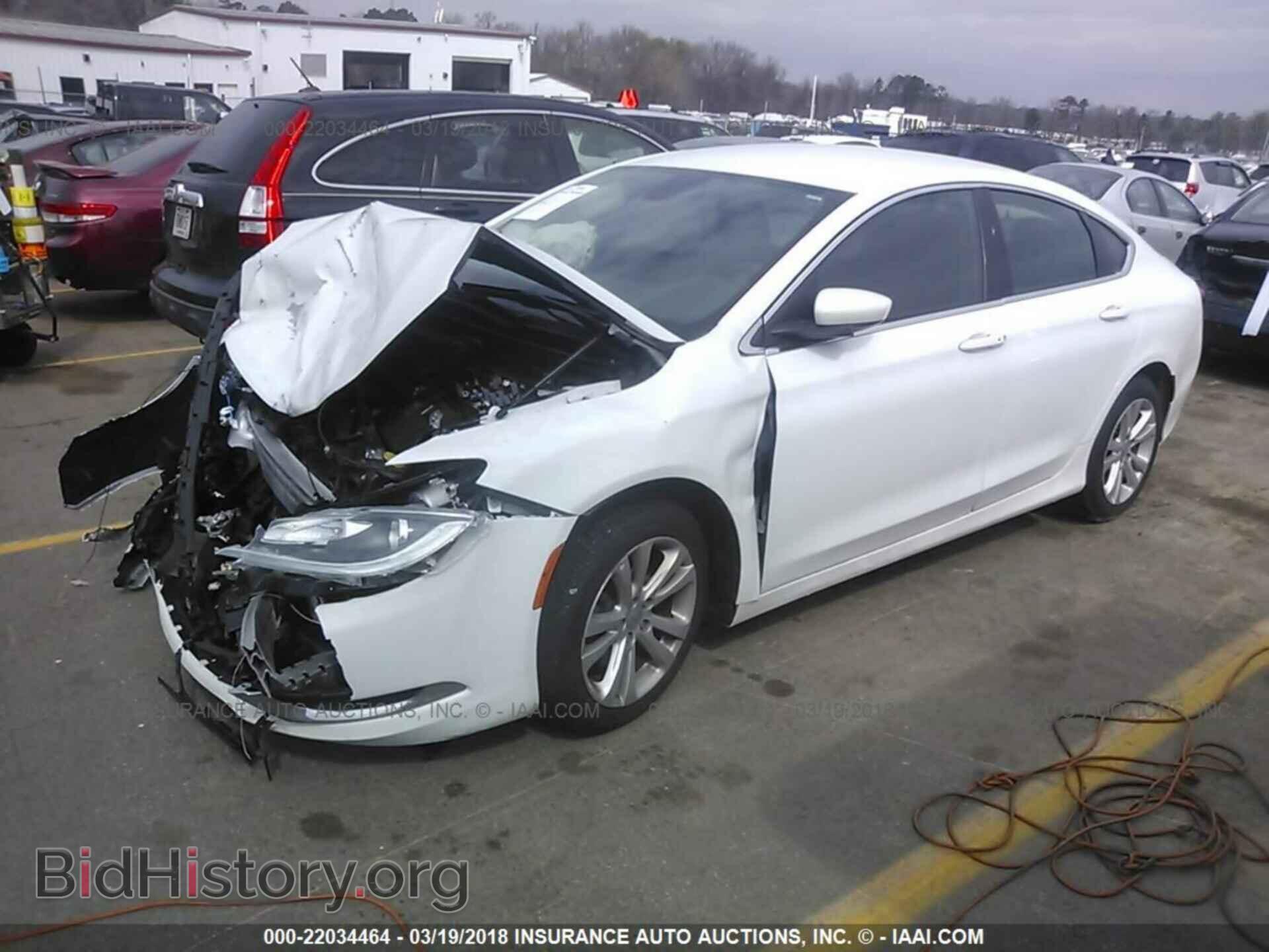 2015 Chrysler 200 - VIN: 1C3CCCABXFN744551 - Photo 2
