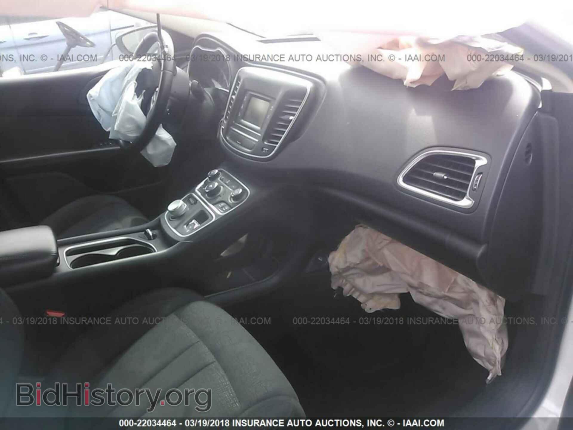 2015 Chrysler 200 - VIN: 1C3CCCABXFN744551 - Photo 5