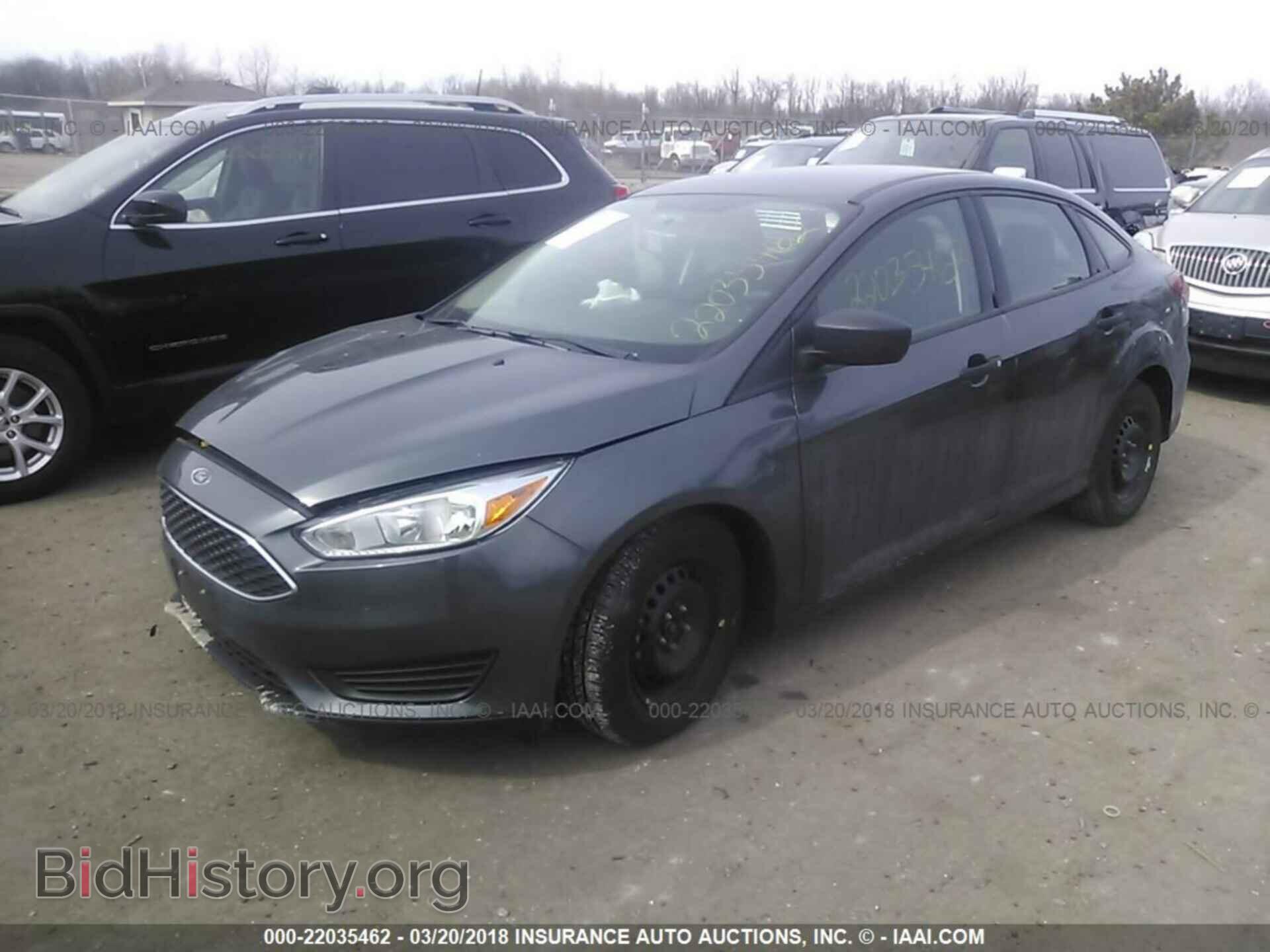 2016 Ford Focus - VIN: 1FADP3E20GL382411 - Photo 2
