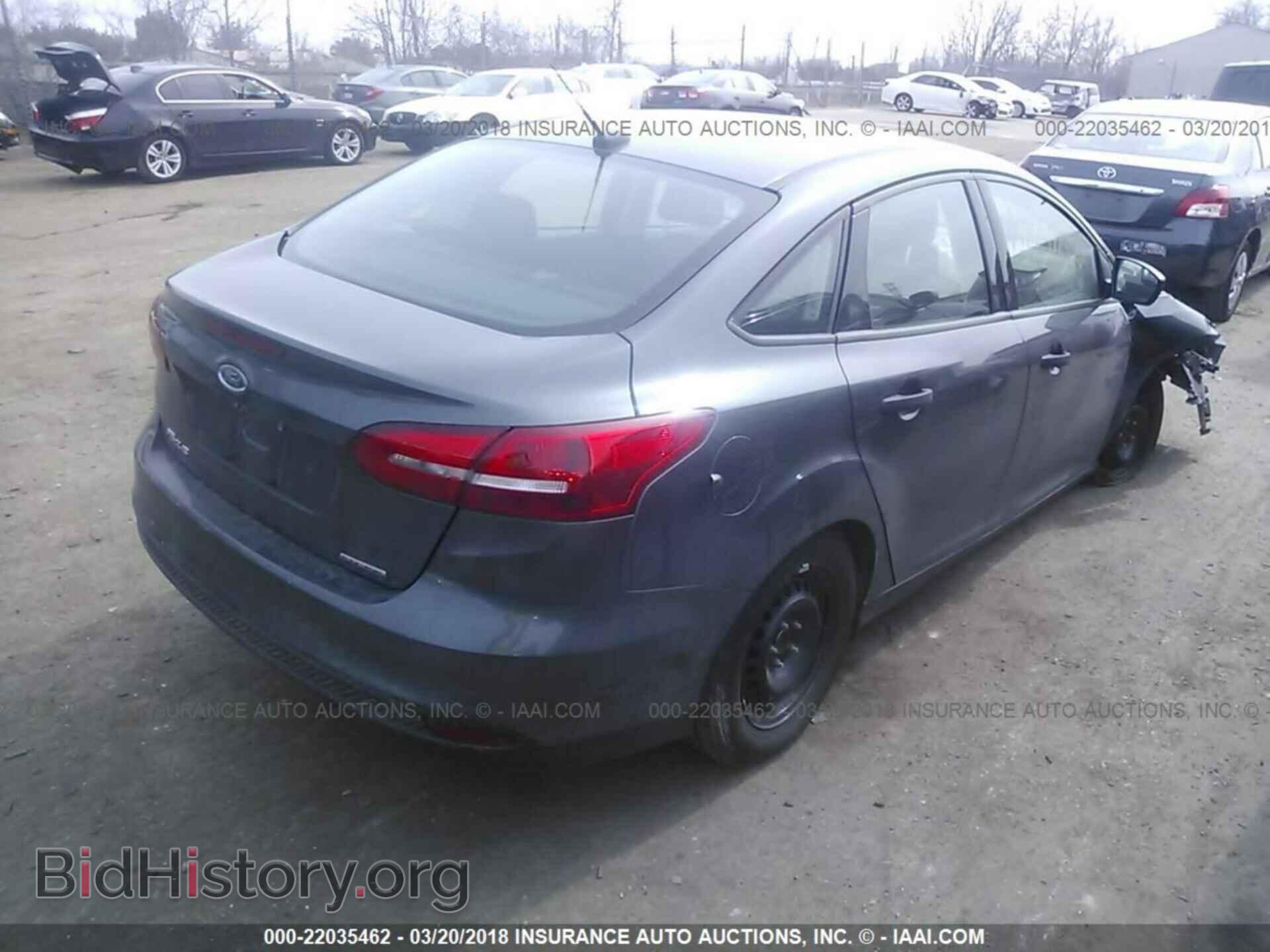 2016 Ford Focus - VIN: 1FADP3E20GL382411 - Photo 4