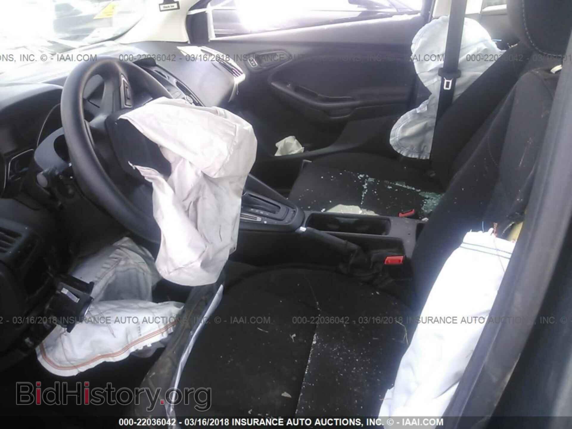 2016 Ford Focus - VIN: 1FADP3E24GL392147 - Photo 5
