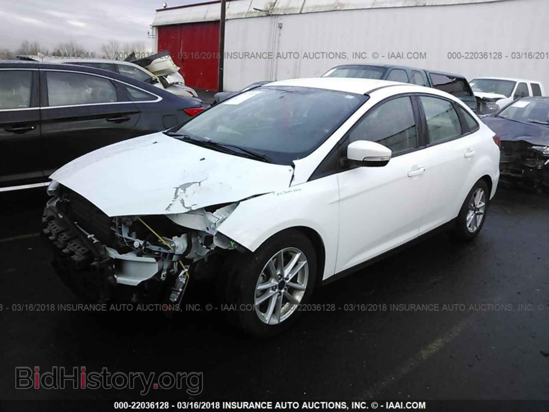 2016 Ford Focus - VIN: 1FADP3F25GL284330 - Фото 2
